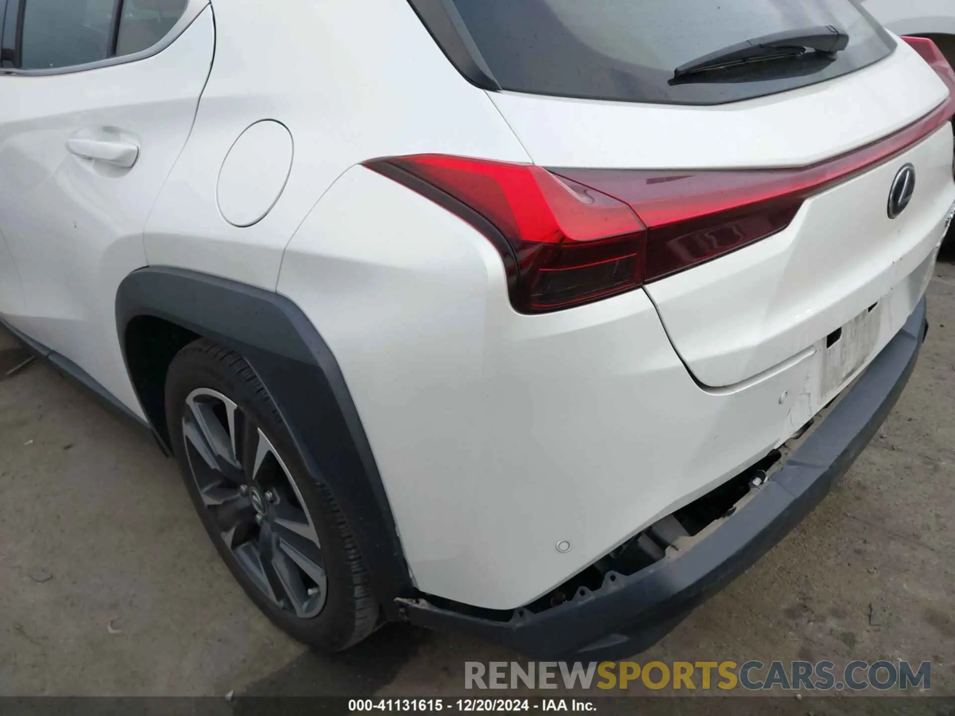 18 Фотография поврежденного автомобиля JTHX3JBH1L2030114 LEXUS UX 200 2020