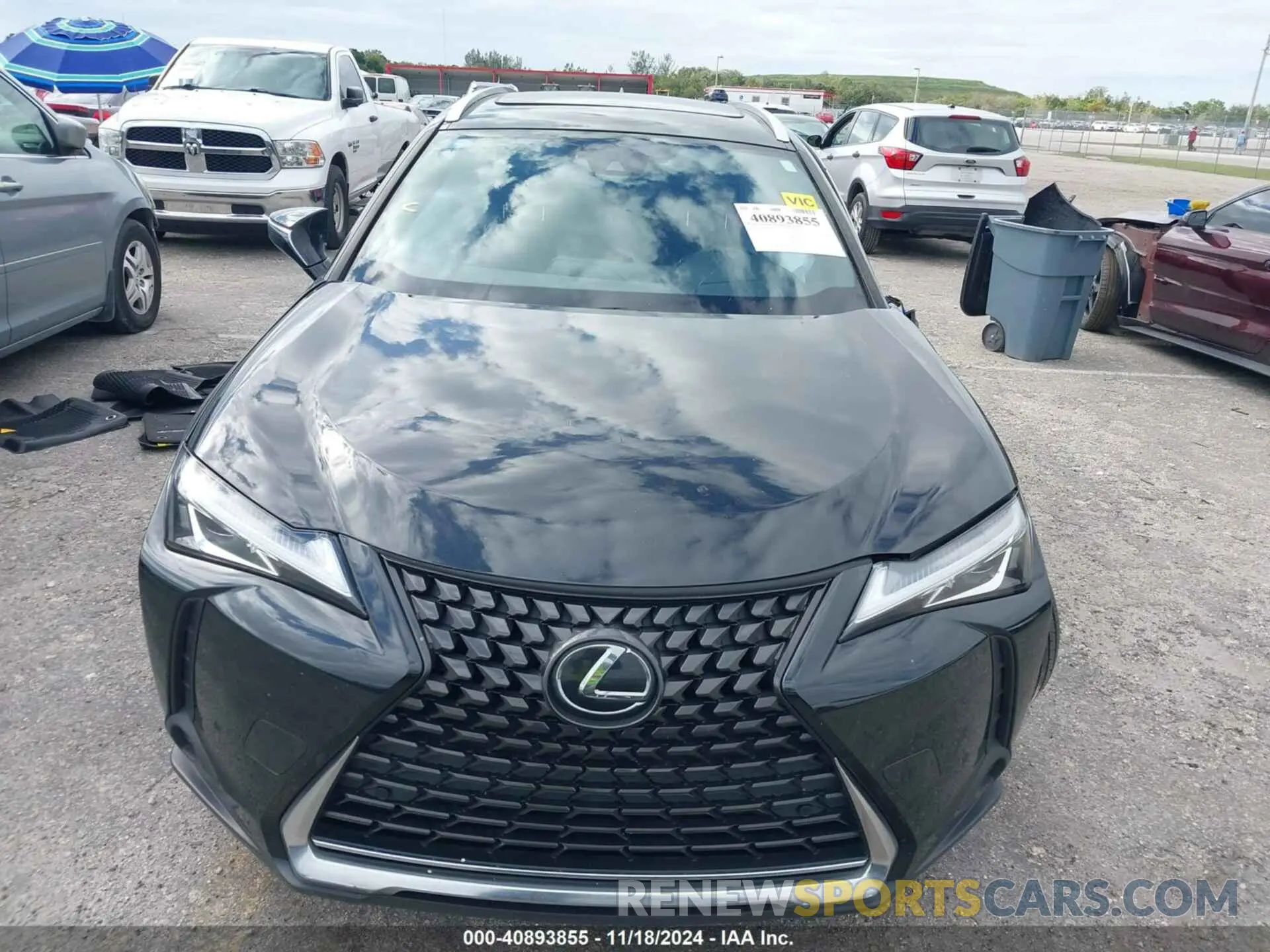 11 Фотография поврежденного автомобиля JTHX3JBH3L2030132 LEXUS UX 200 2020