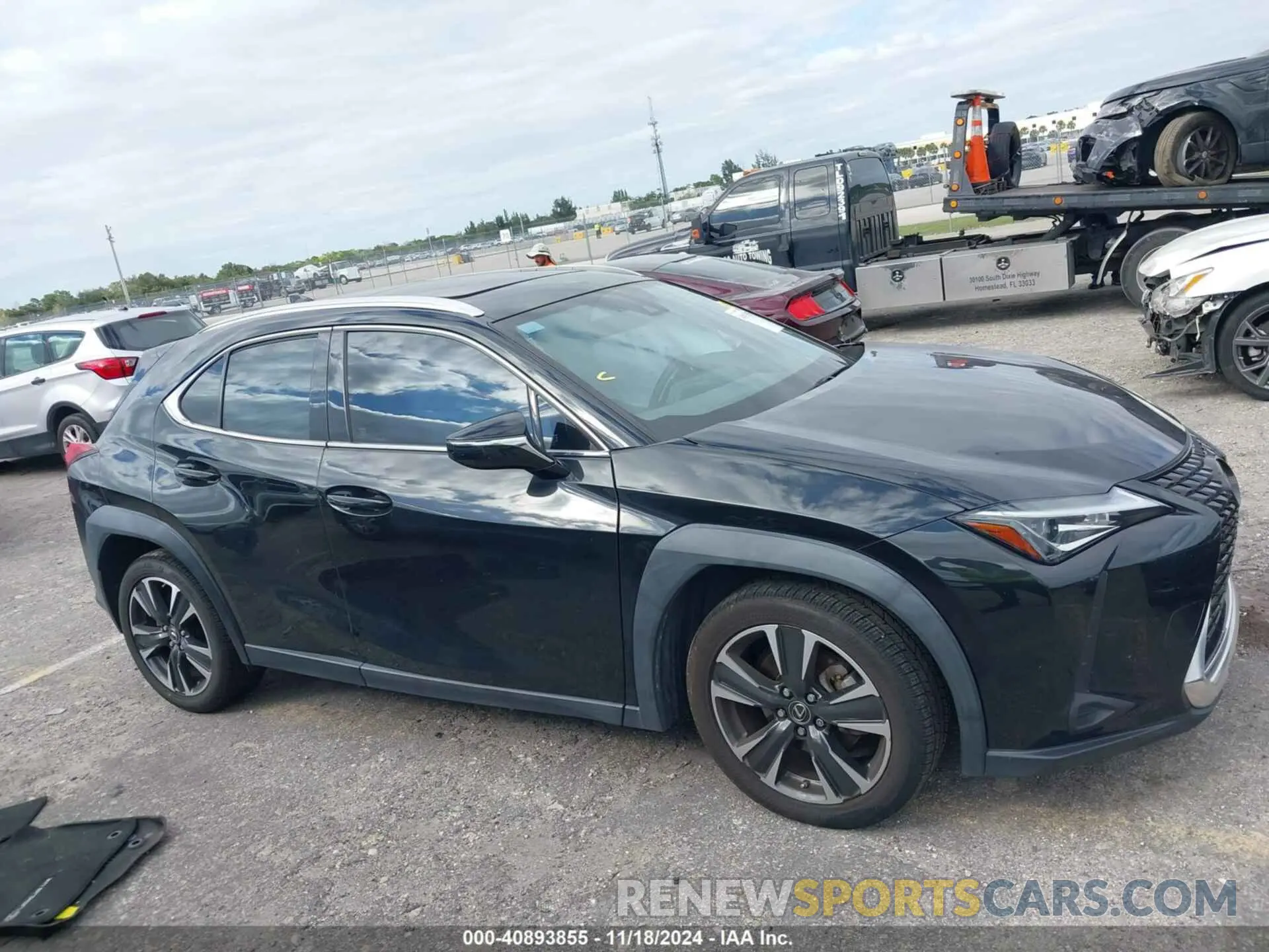 12 Фотография поврежденного автомобиля JTHX3JBH3L2030132 LEXUS UX 200 2020