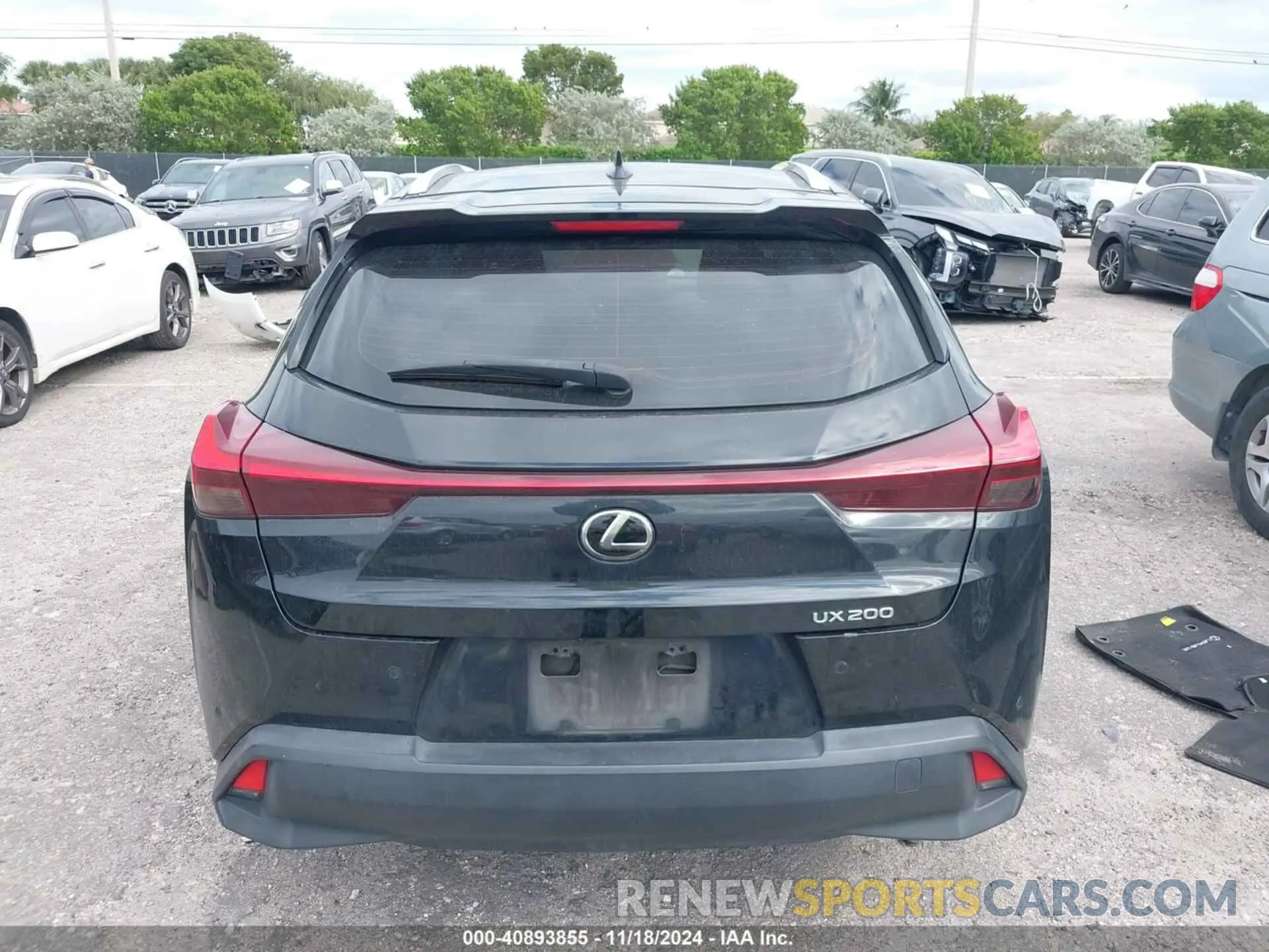 15 Фотография поврежденного автомобиля JTHX3JBH3L2030132 LEXUS UX 200 2020