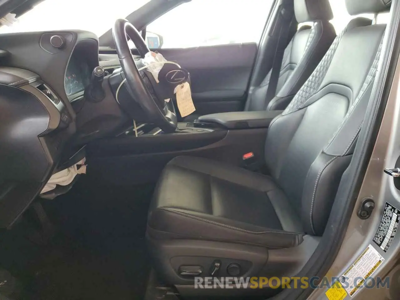 7 Photograph of a damaged car JTHX3JBH7L2022082 LEXUS UX 200 2020
