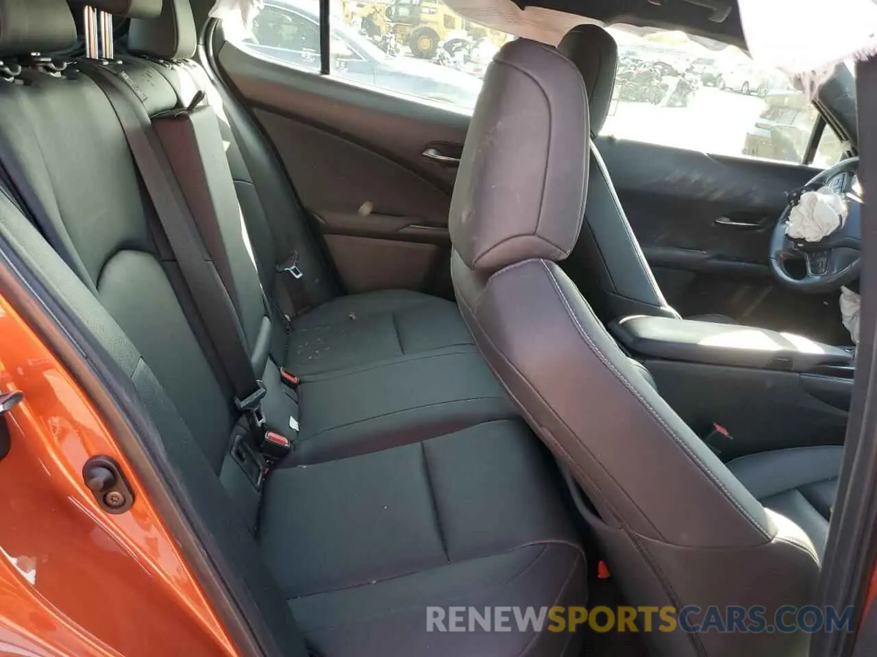 11 Photograph of a damaged car JTHX3JBH1M2036853 LEXUS UX 200 2021
