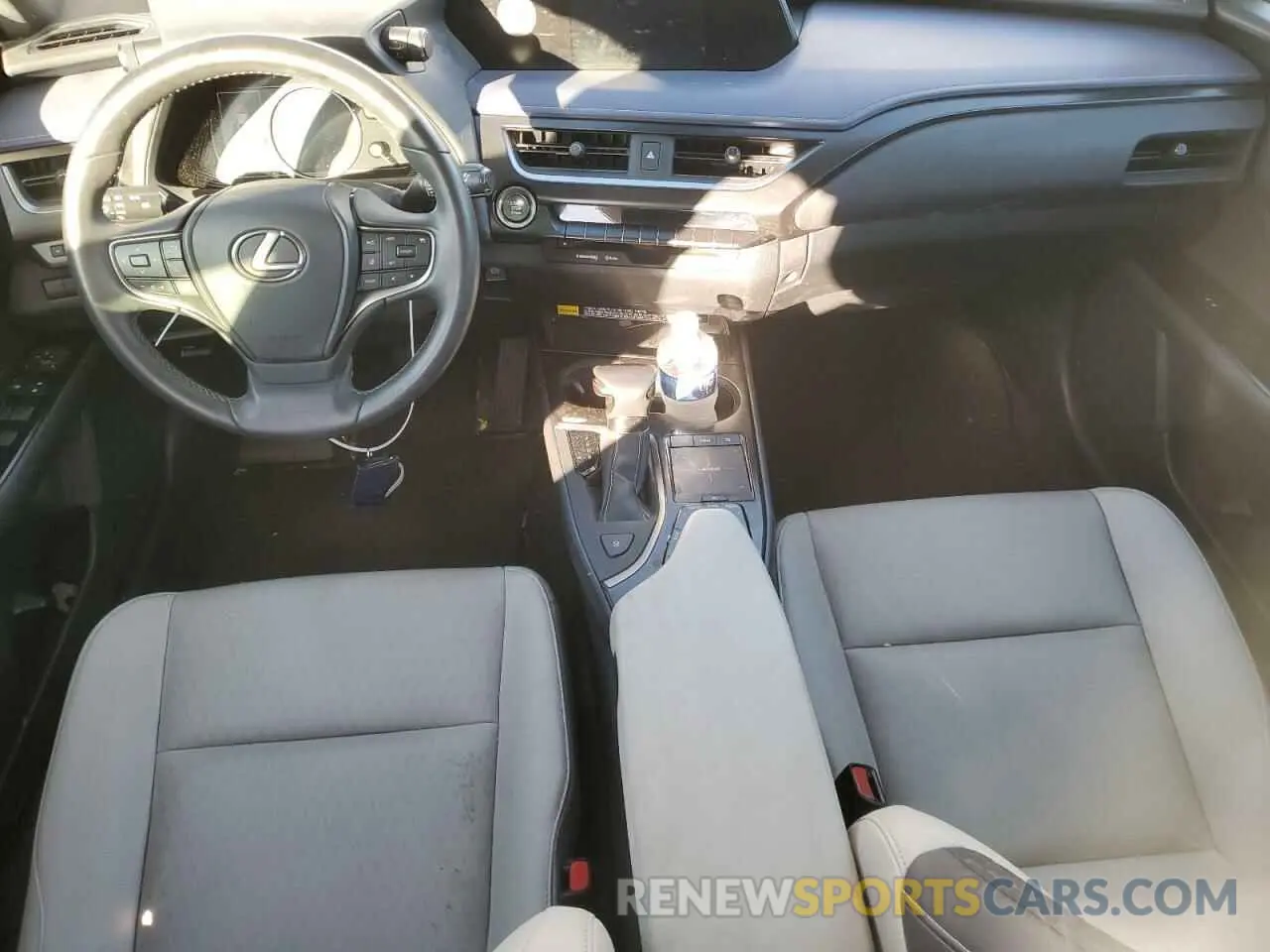 8 Photograph of a damaged car JTHX3JBH9M2042724 LEXUS UX 200 2021