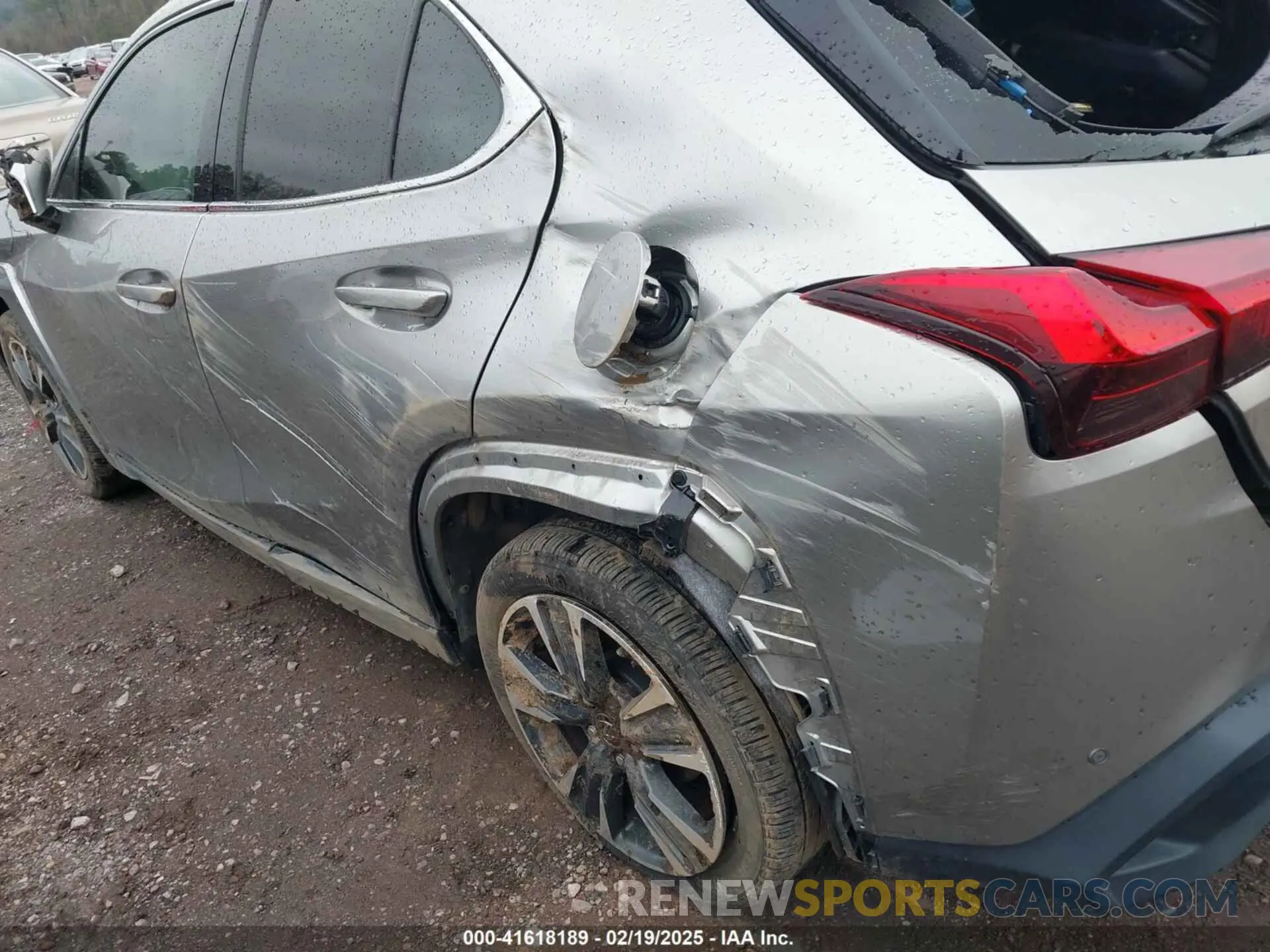 17 Фотография поврежденного автомобиля JTHP3JBH4N2049713 LEXUS UX 200 2022