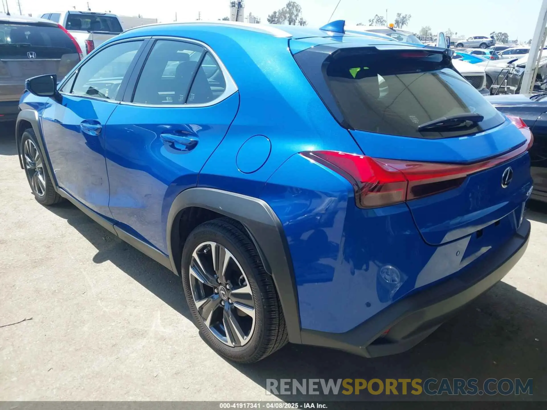 3 Фотография поврежденного автомобиля JTHX3JBH0N2049742 LEXUS UX 200 2022