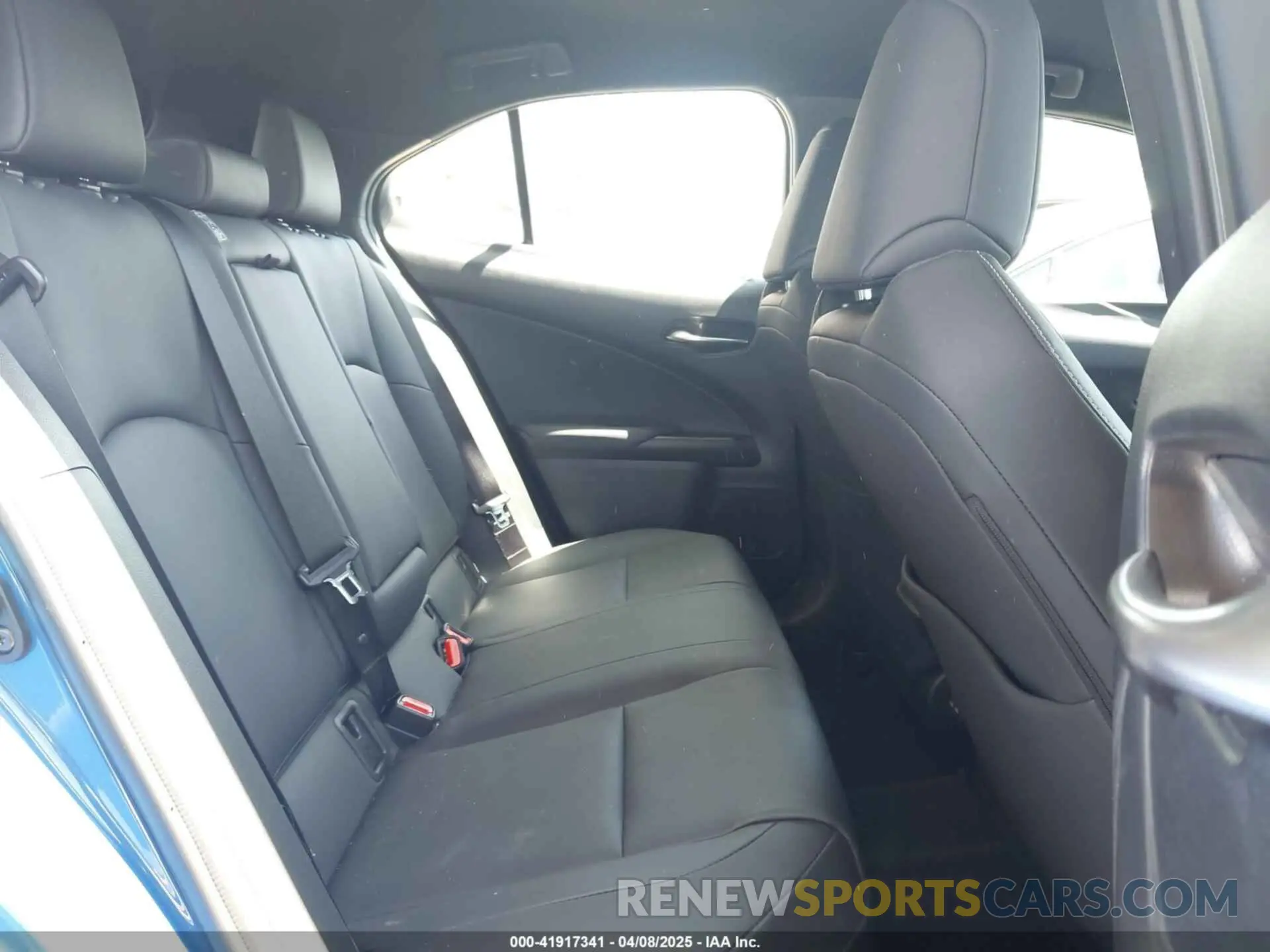 8 Фотография поврежденного автомобиля JTHX3JBH0N2049742 LEXUS UX 200 2022