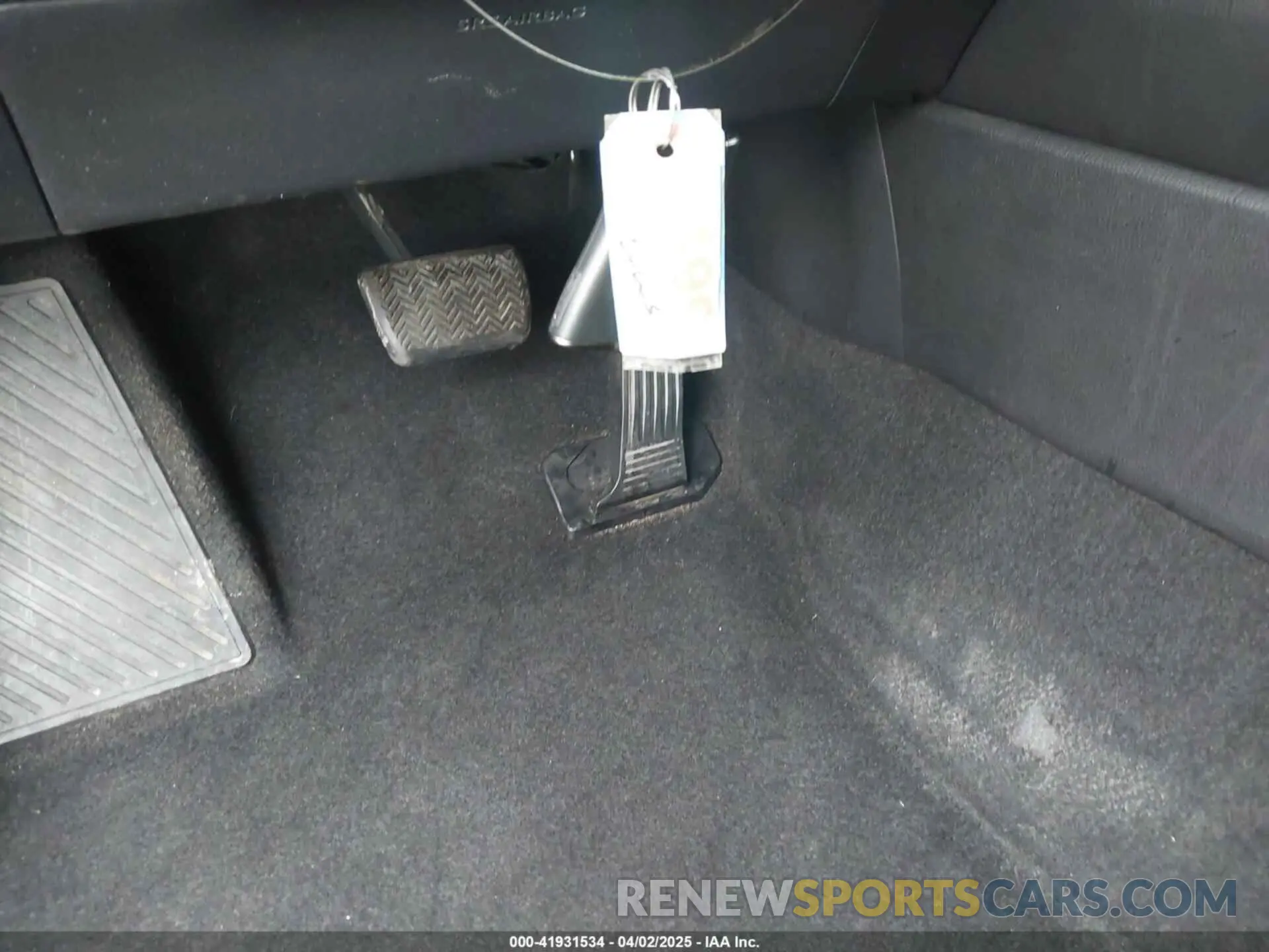 11 Photograph of a damaged car JTHX3JBH4N2047315 LEXUS UX 200 2022