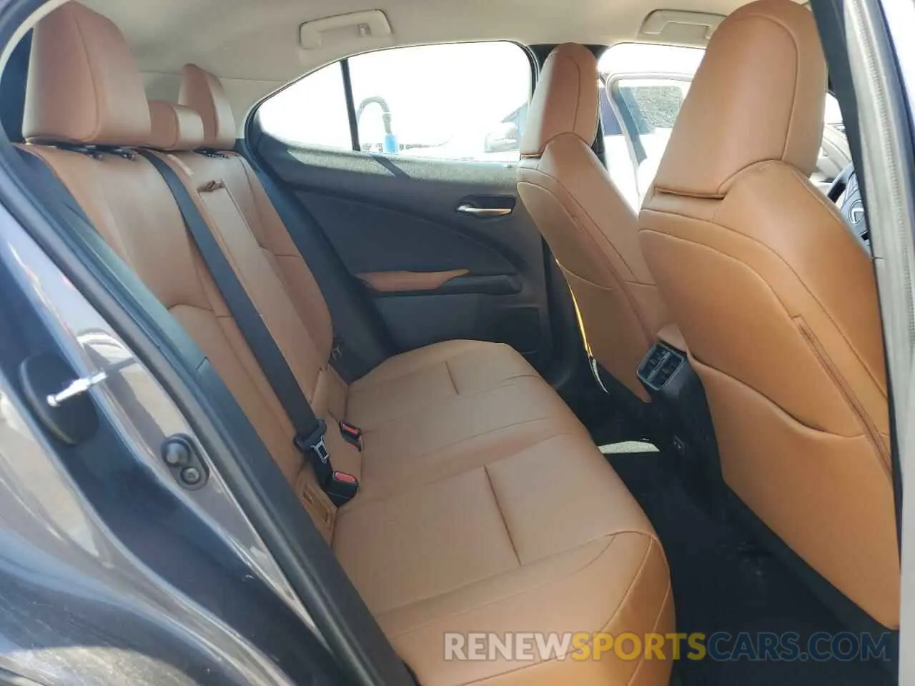 11 Photograph of a damaged car JTHX3JBH2N2051685 LEXUS UX 200 BAS 2022