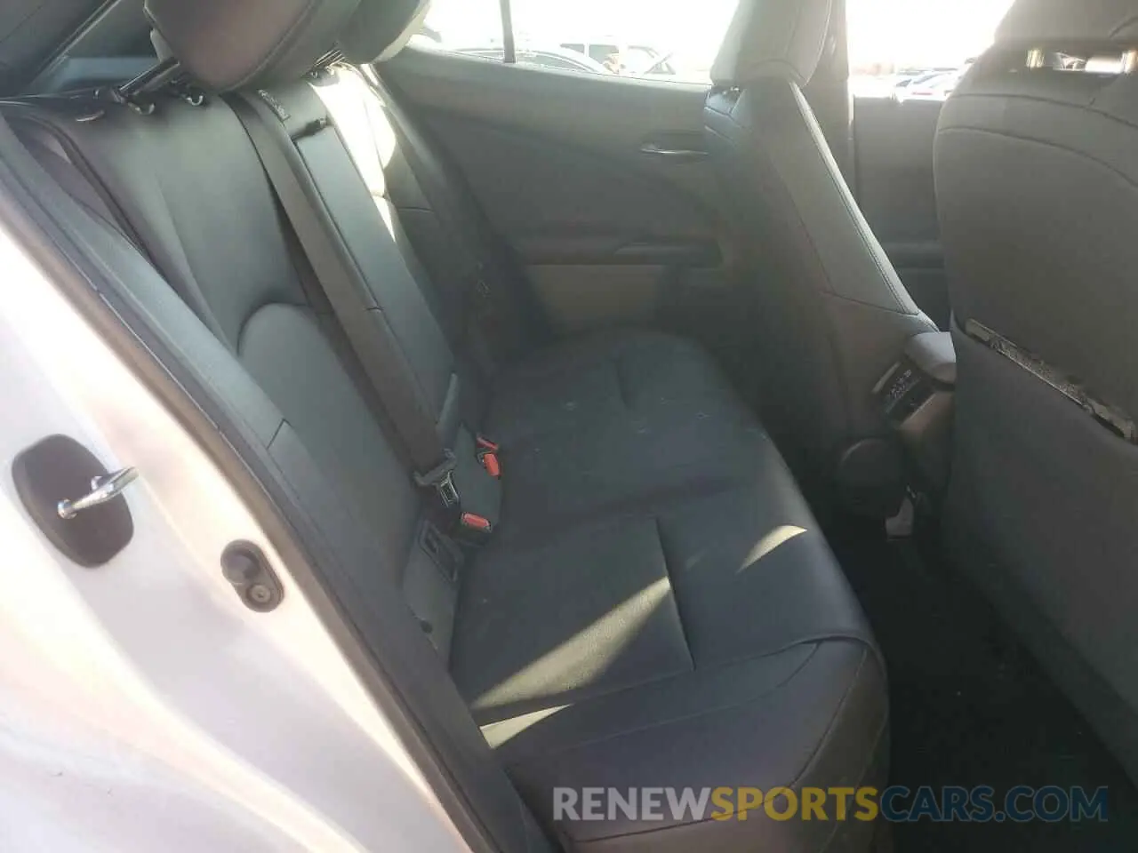 11 Фотография поврежденного автомобиля JTHX3JBH4N2053616 LEXUS UX 200 BAS 2022
