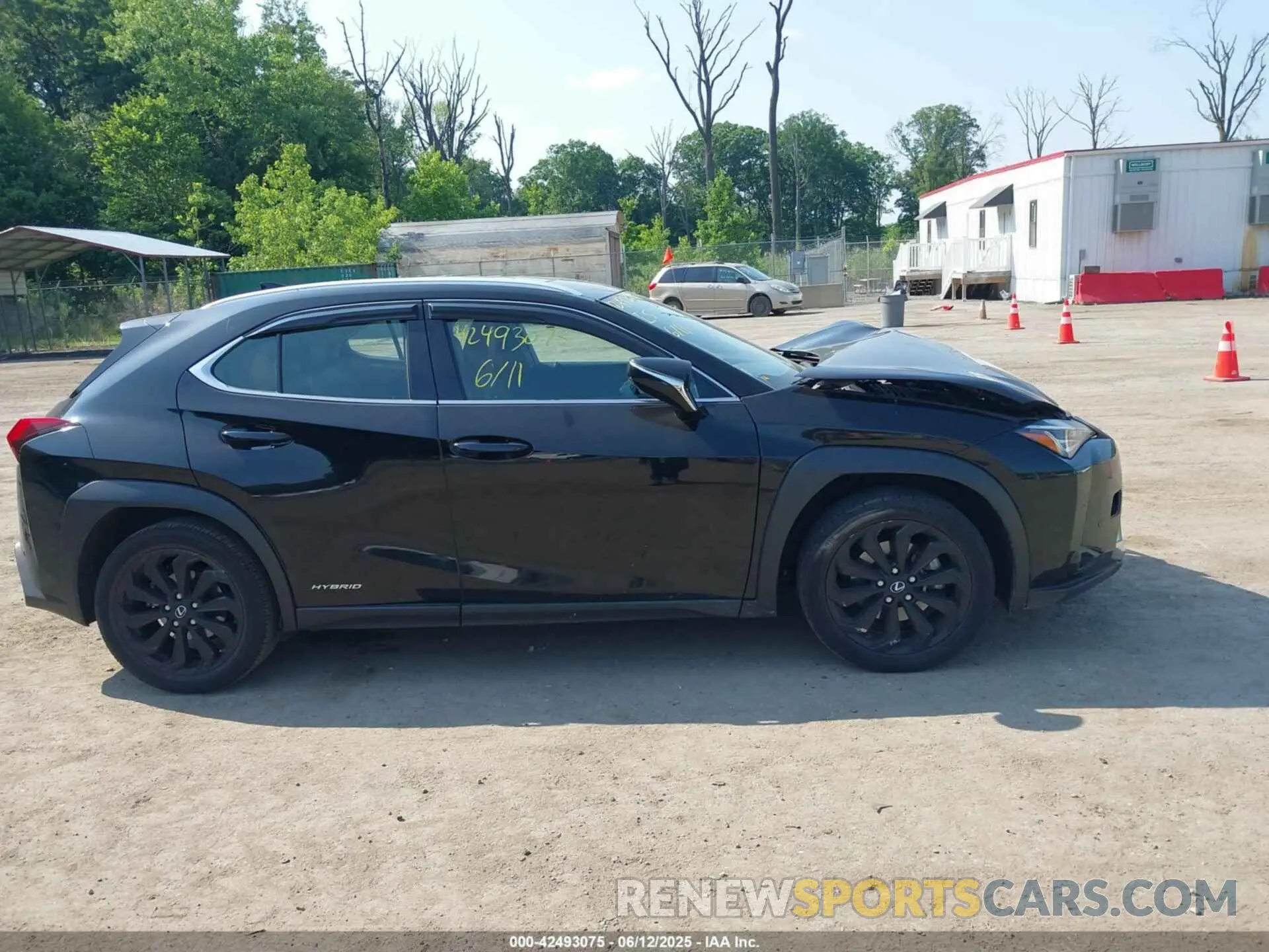 13 Фотография поврежденного автомобиля JTHP9JBH2M2045897 LEXUS UX 2021