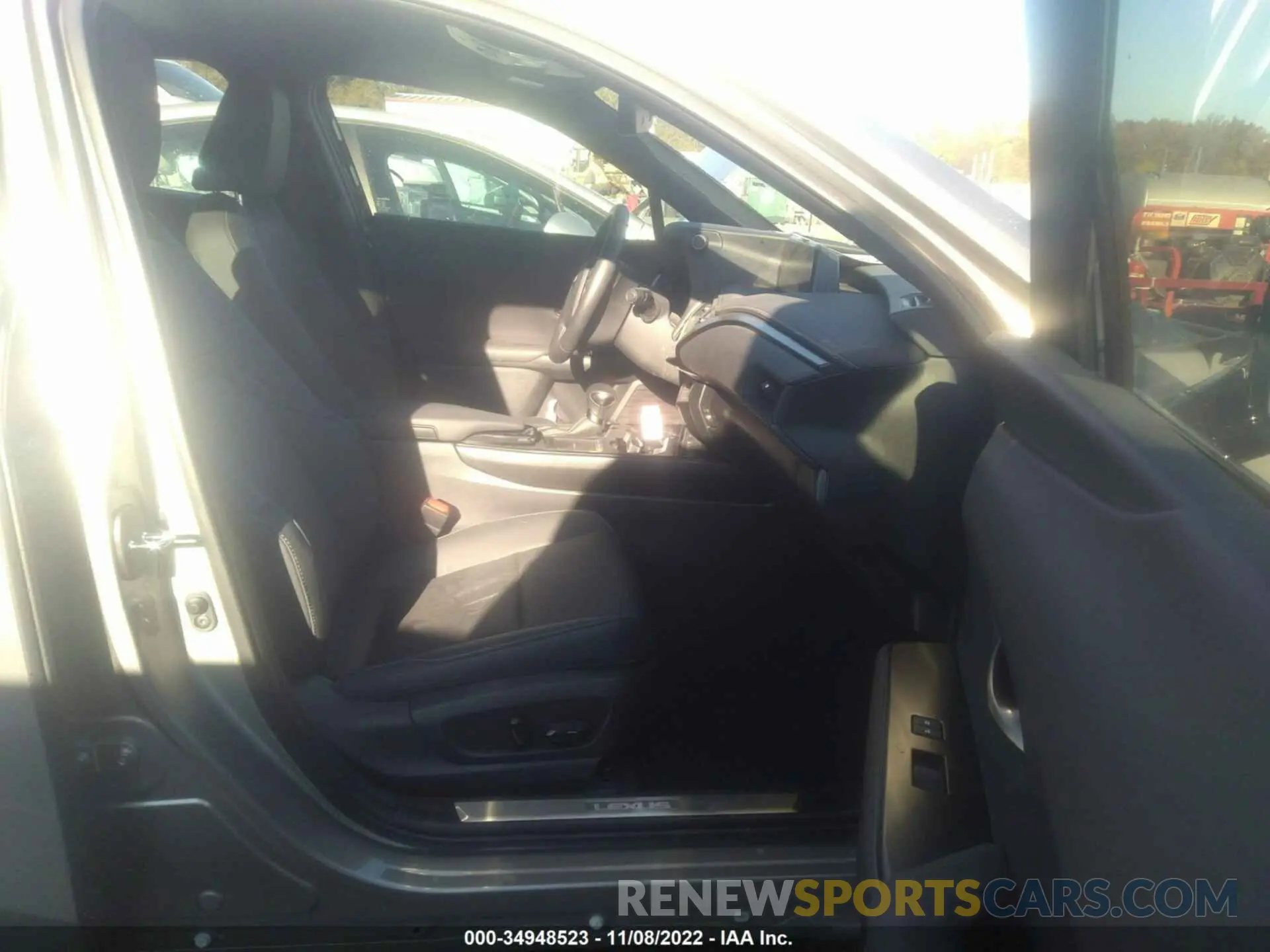 5 Photograph of a damaged car JTHP3JBH9N2050887 LEXUS UX 2022