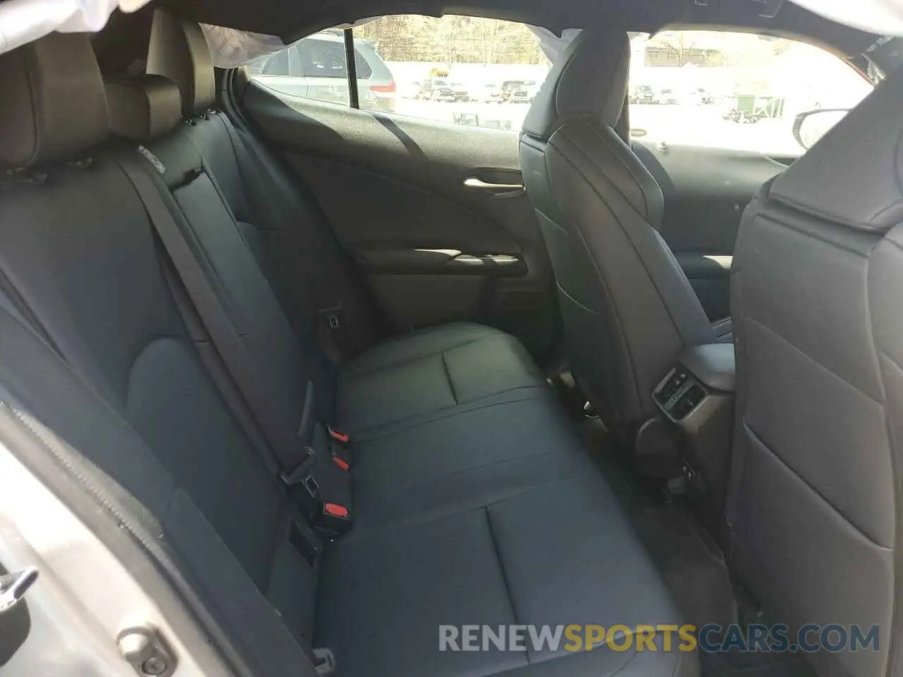 11 Photograph of a damaged car JTHU9JBH2K2003858 LEXUS UX 250H 2019