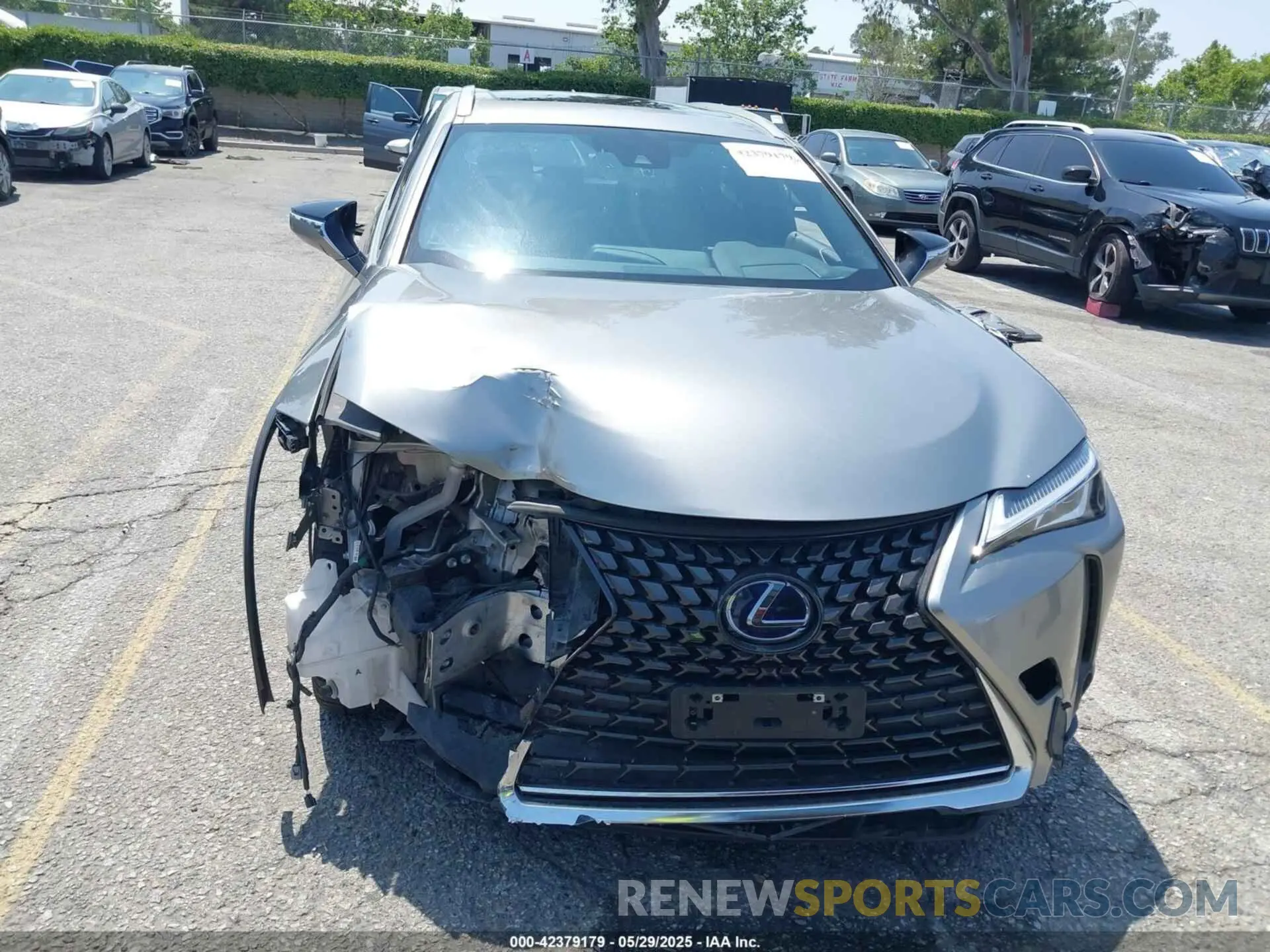 13 Photograph of a damaged car JTHU9JBH2K2018053 LEXUS UX 250H 2019