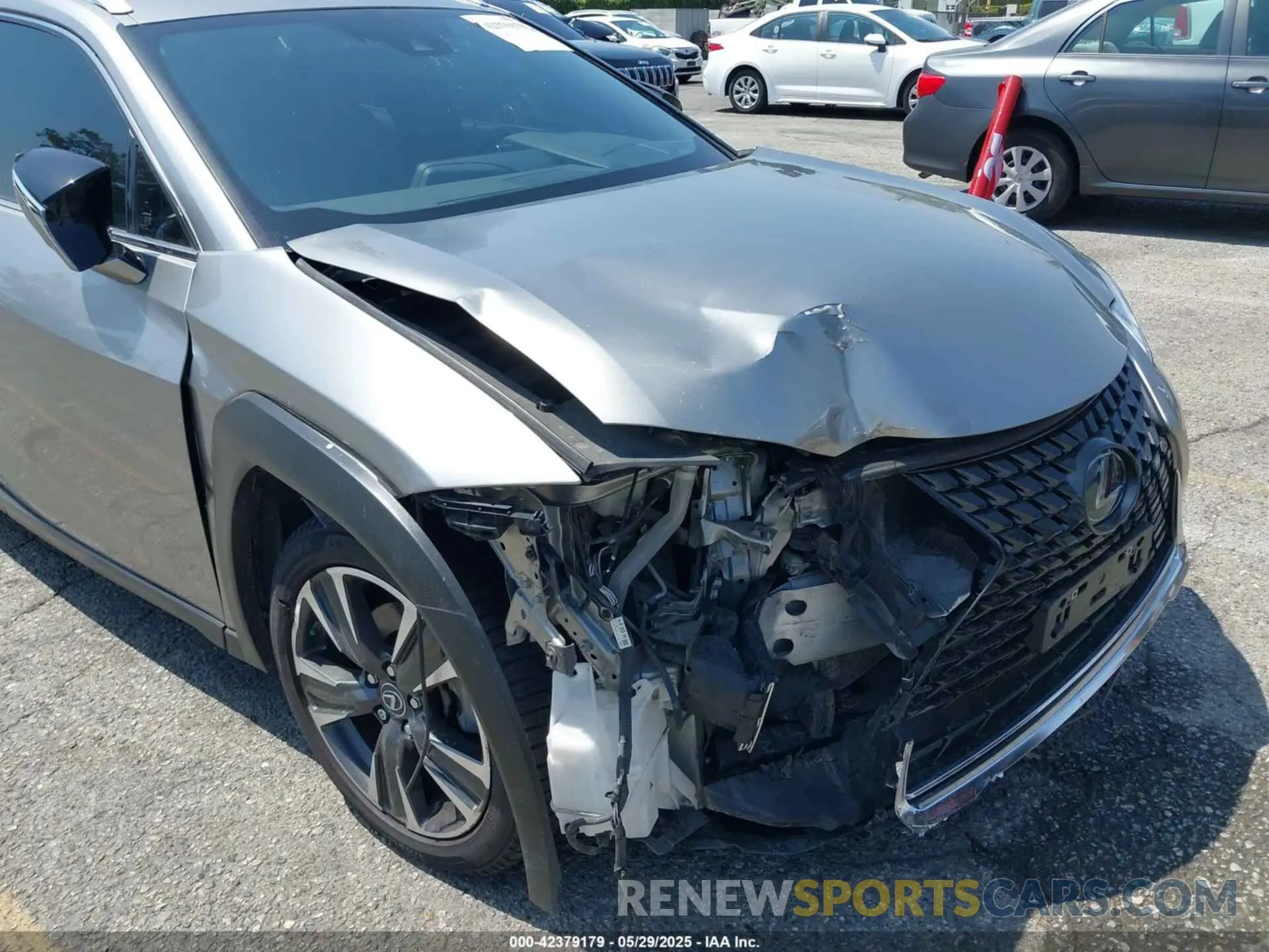 6 Photograph of a damaged car JTHU9JBH2K2018053 LEXUS UX 250H 2019