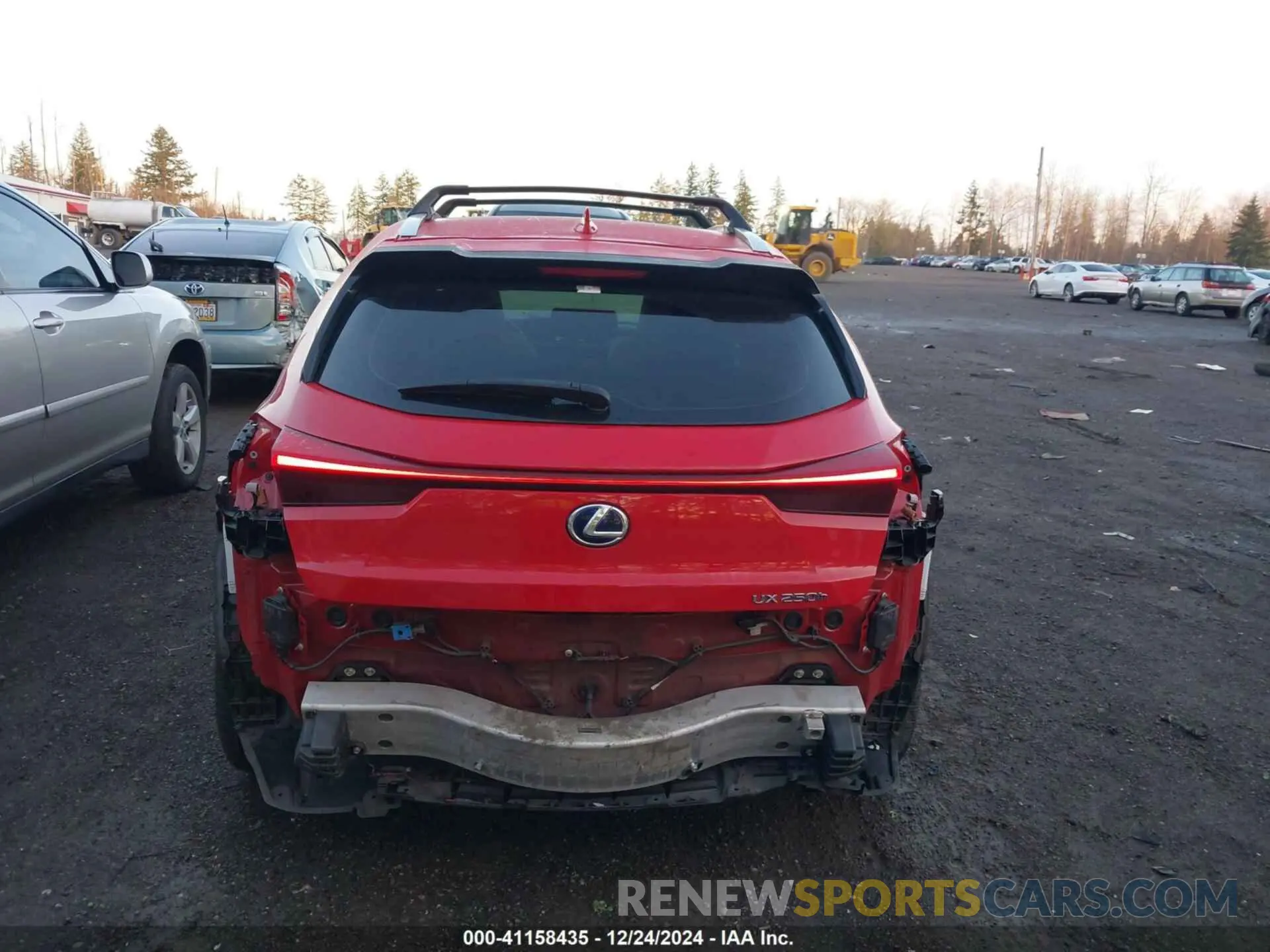 17 Фотография поврежденного автомобиля JTHU9JBHXK2002084 LEXUS UX 250H 2019
