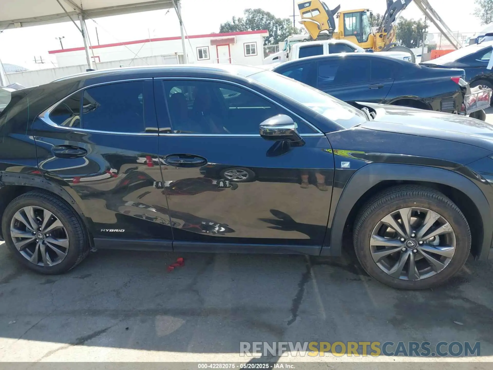 14 Photograph of a damaged car JTHE9JBH3L2031805 LEXUS UX 250H 2020