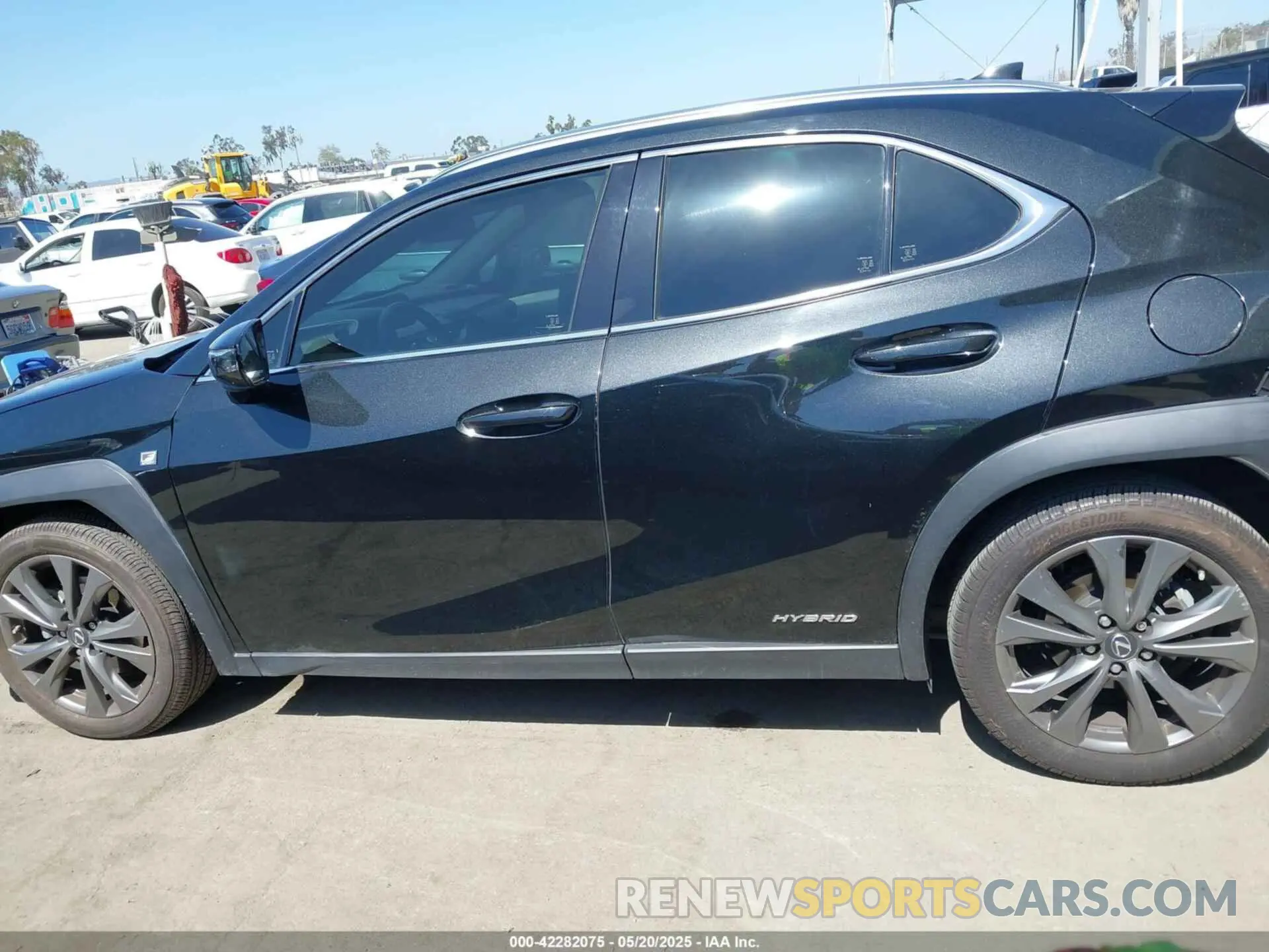 15 Photograph of a damaged car JTHE9JBH3L2031805 LEXUS UX 250H 2020