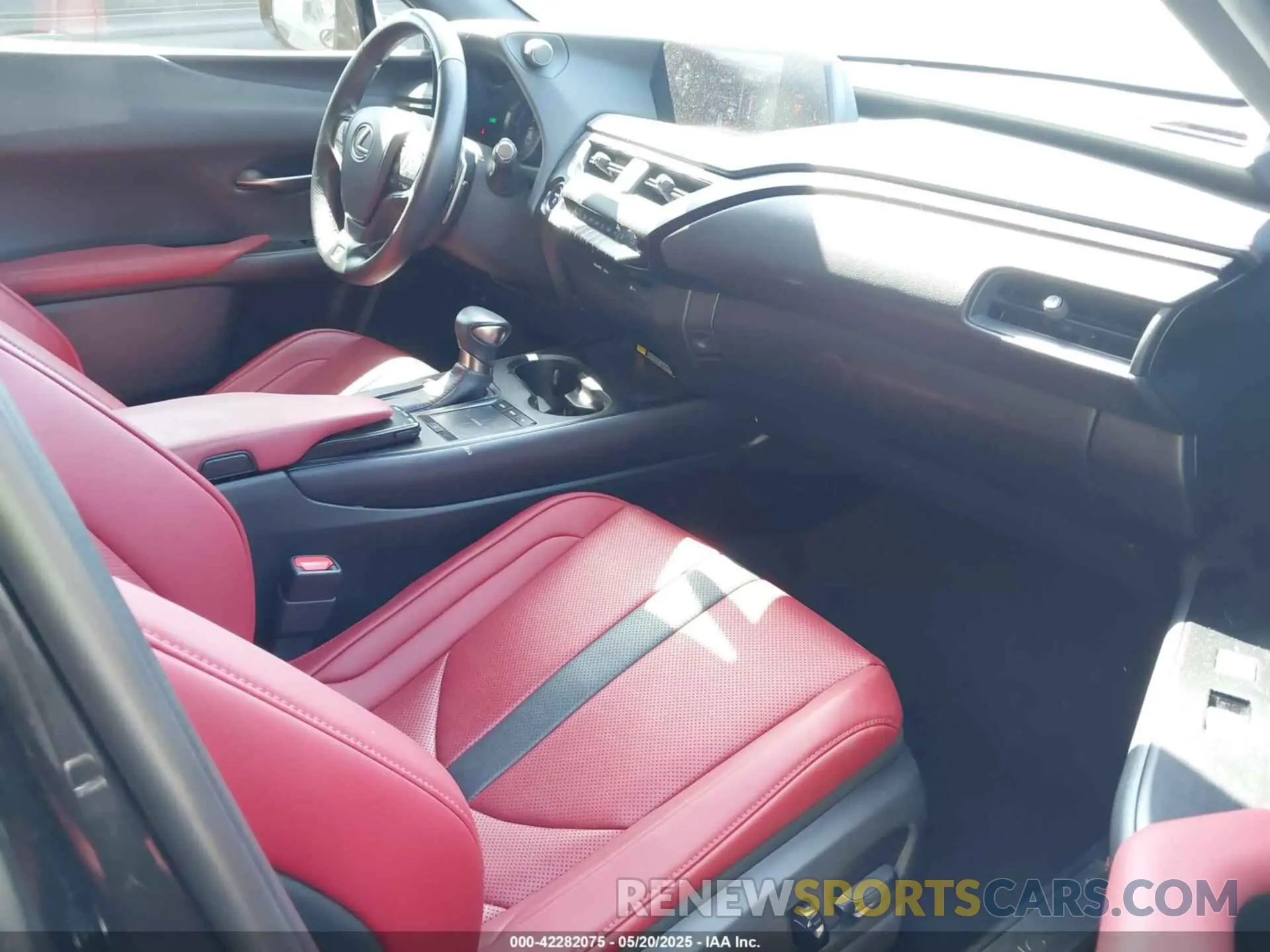 5 Photograph of a damaged car JTHE9JBH3L2031805 LEXUS UX 250H 2020