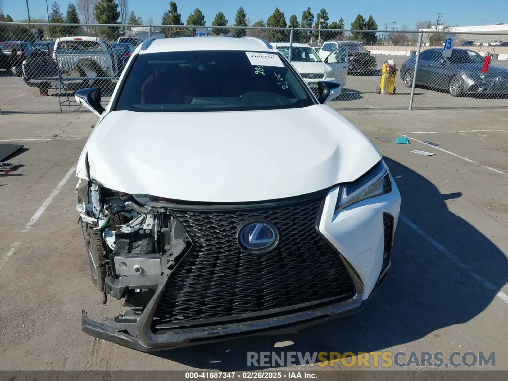 11 Фотография поврежденного автомобиля JTHE9JBH7L2032553 LEXUS UX 250H 2020