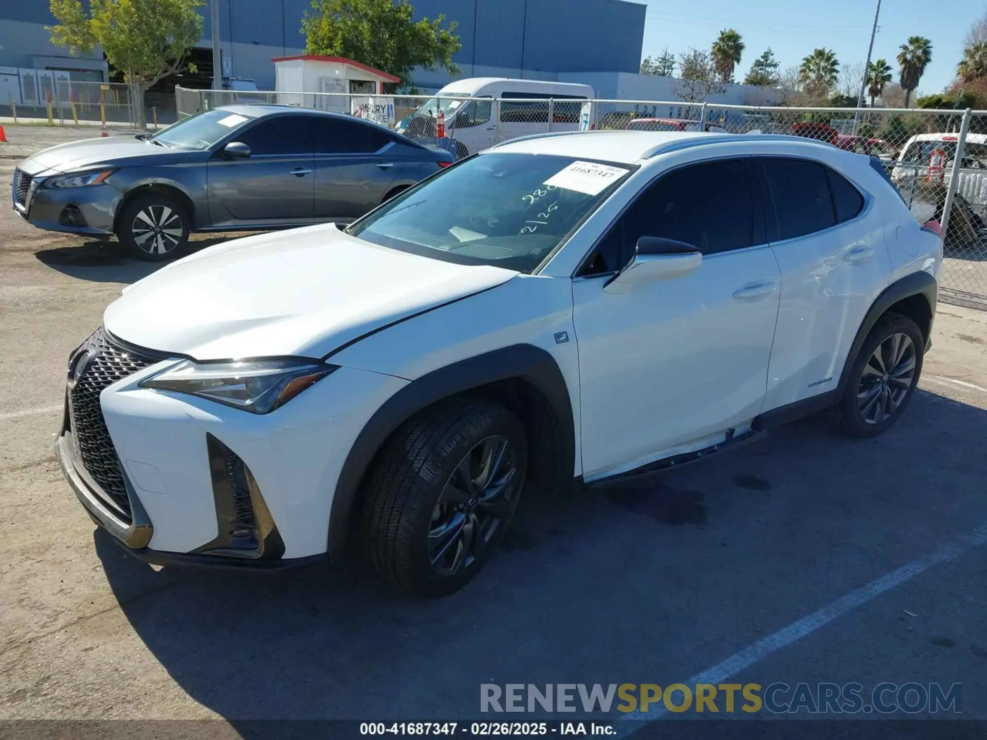 2 Фотография поврежденного автомобиля JTHE9JBH7L2032553 LEXUS UX 250H 2020