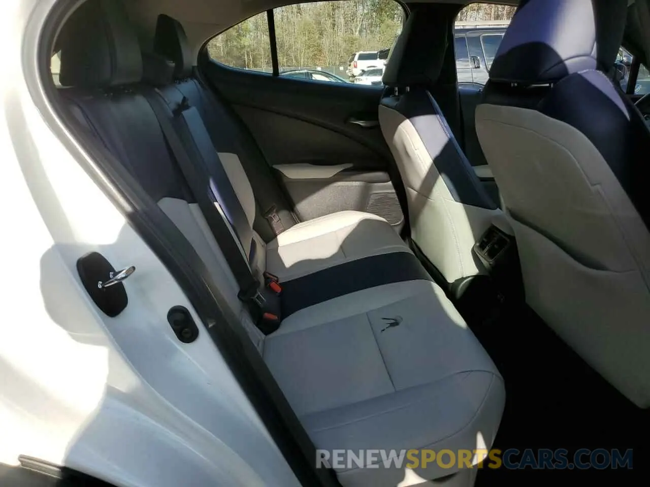 11 Фотография поврежденного автомобиля JTHP9JBH1L2020200 LEXUS UX 250H 2020