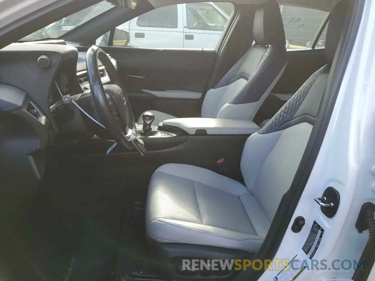 7 Фотография поврежденного автомобиля JTHP9JBH1L2020200 LEXUS UX 250H 2020