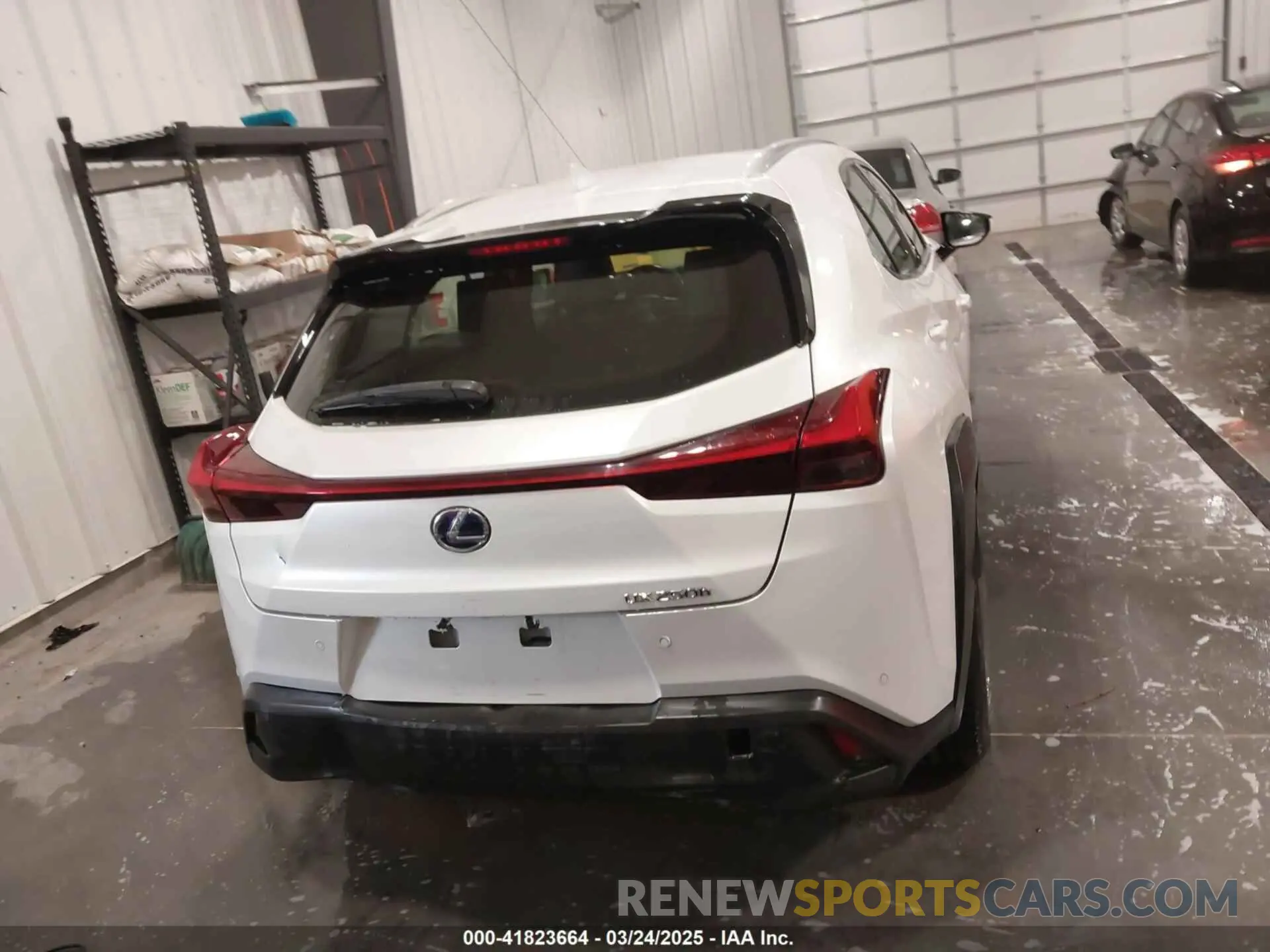17 Photograph of a damaged car JTHP9JBH2L2025812 LEXUS UX 250H 2020