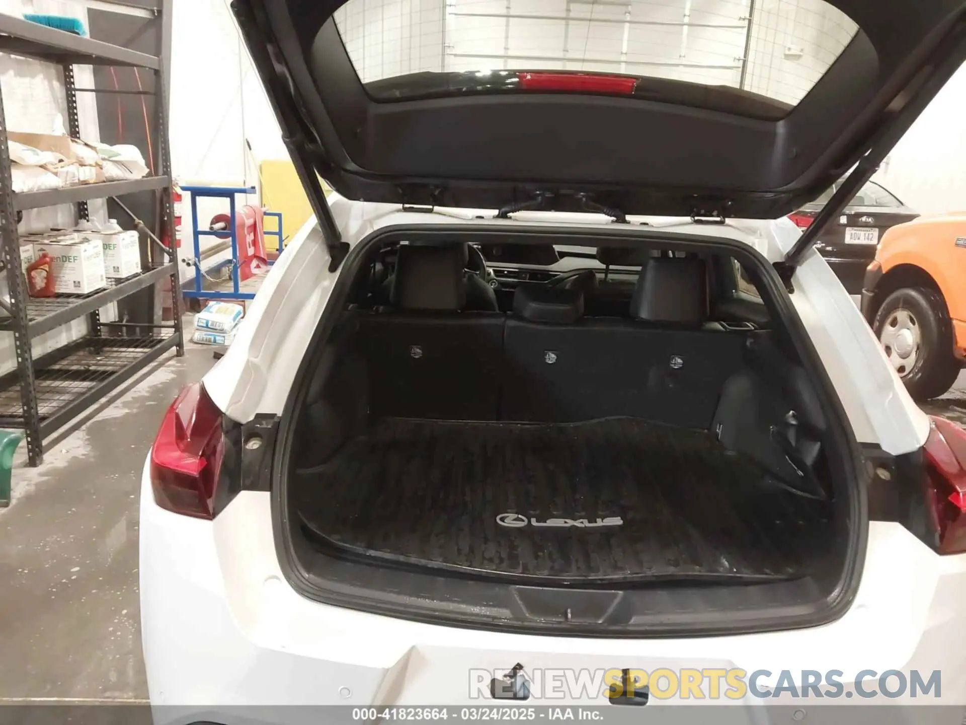 18 Photograph of a damaged car JTHP9JBH2L2025812 LEXUS UX 250H 2020