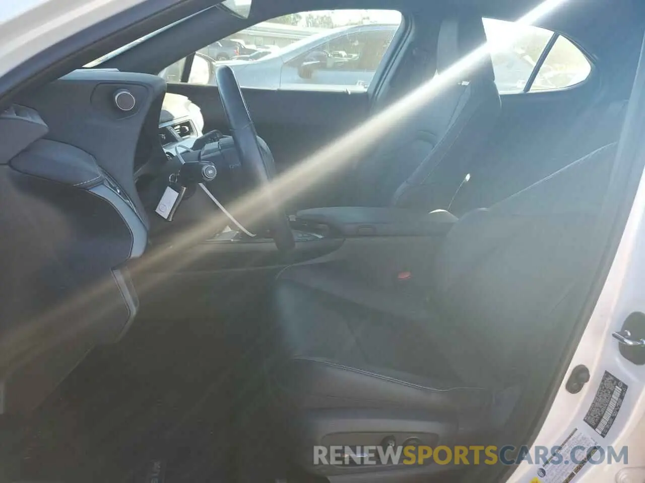 7 Photograph of a damaged car JTHP9JBH4L2023060 LEXUS UX 250H 2020
