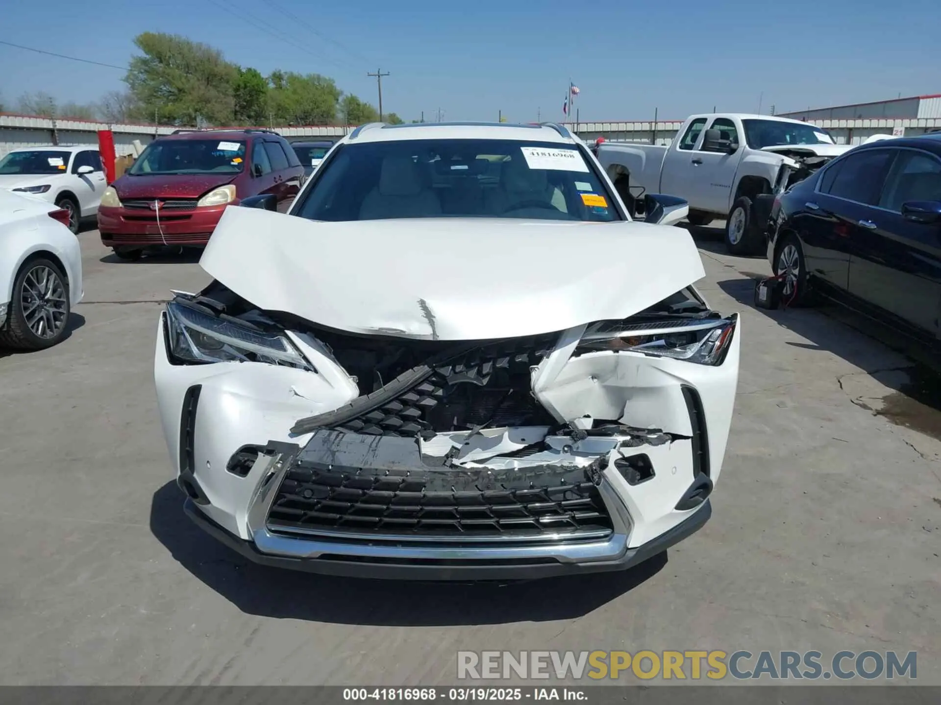13 Фотография поврежденного автомобиля JTHP9JBH6L2031919 LEXUS UX 250H 2020