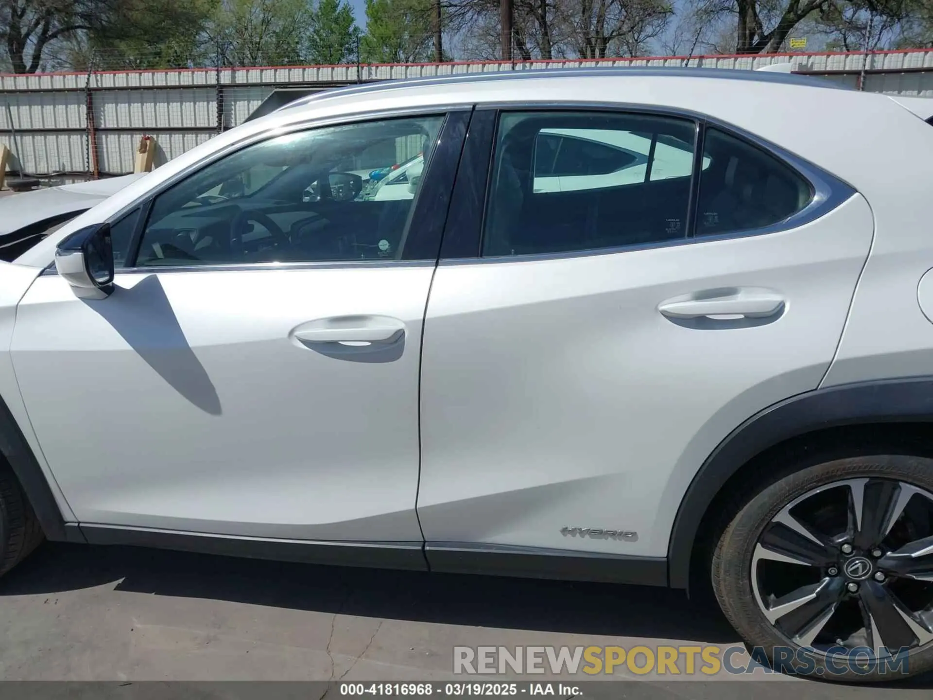 15 Фотография поврежденного автомобиля JTHP9JBH6L2031919 LEXUS UX 250H 2020