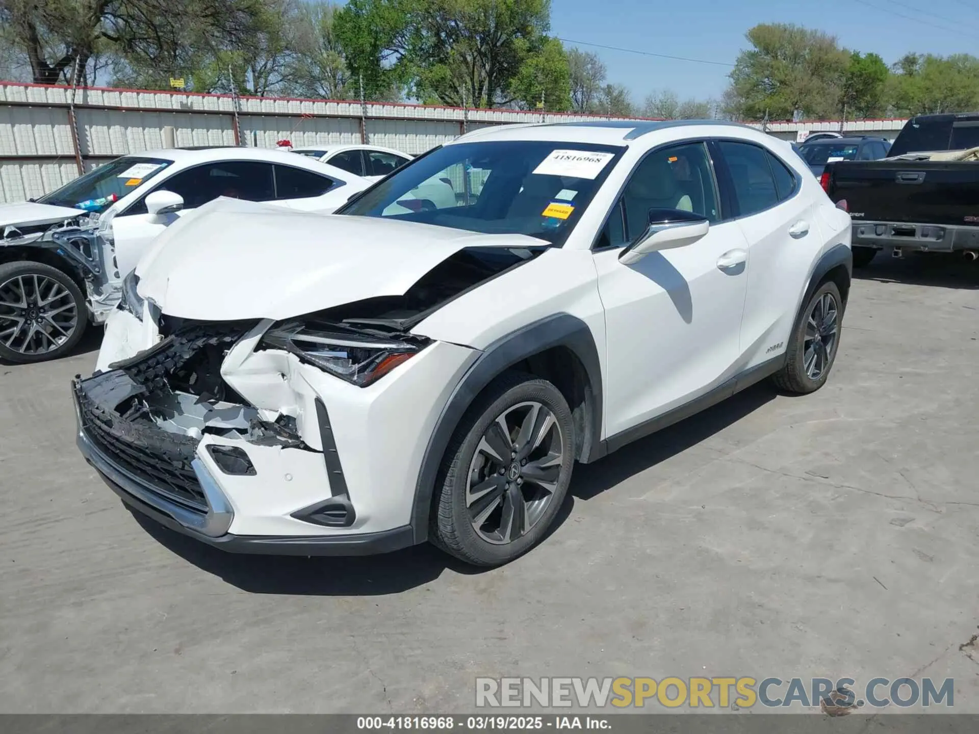2 Фотография поврежденного автомобиля JTHP9JBH6L2031919 LEXUS UX 250H 2020
