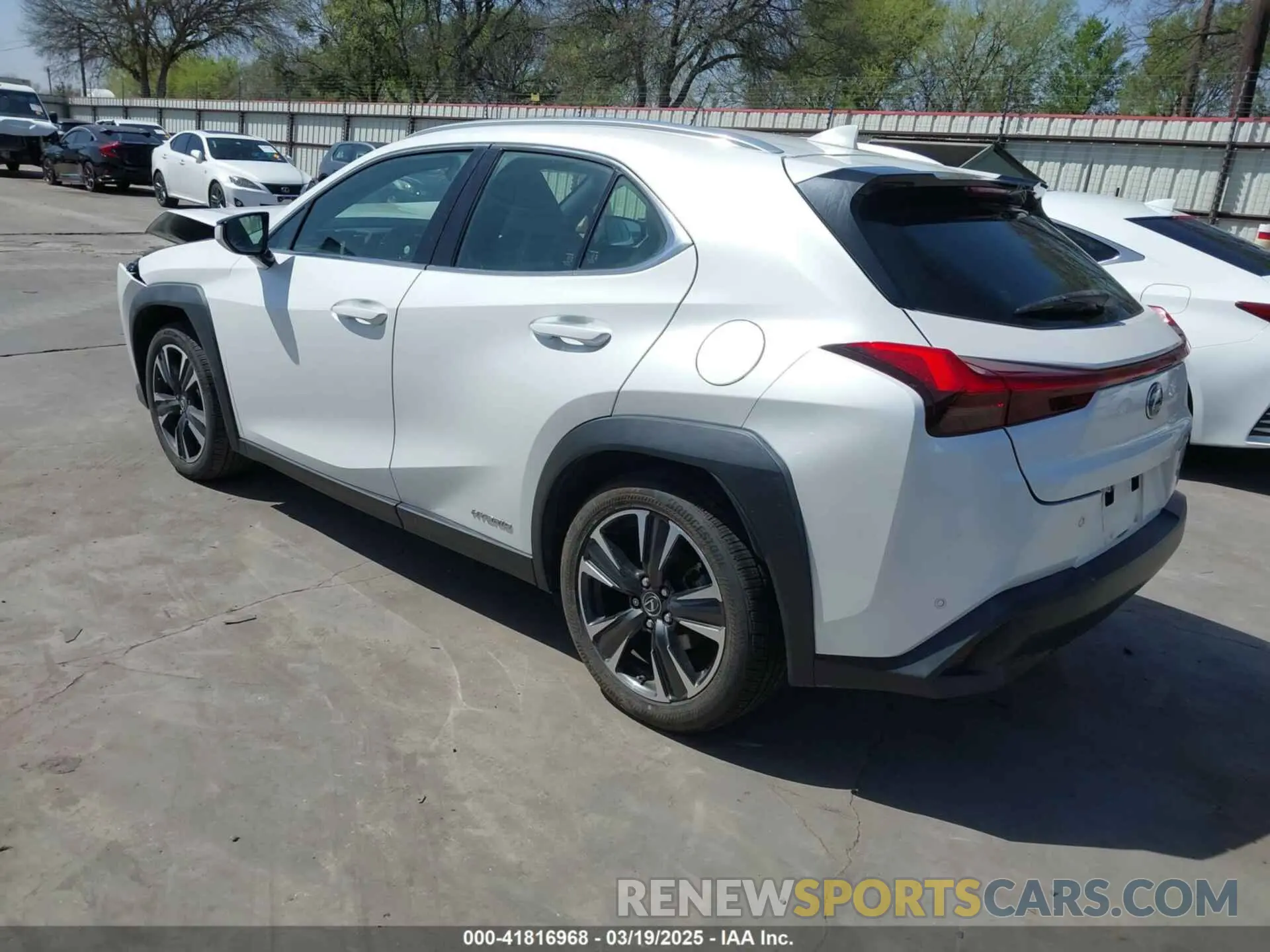 3 Фотография поврежденного автомобиля JTHP9JBH6L2031919 LEXUS UX 250H 2020