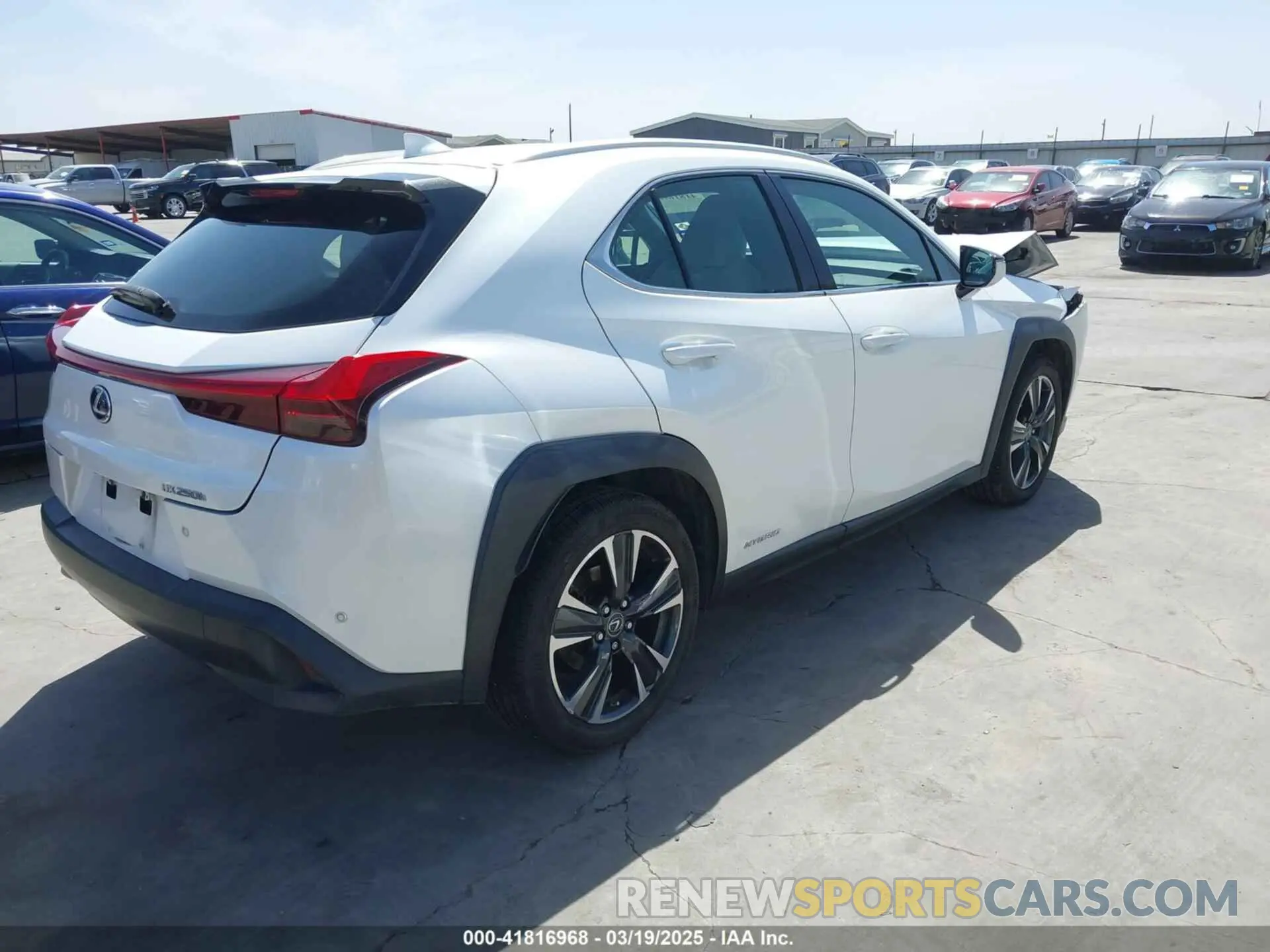 4 Фотография поврежденного автомобиля JTHP9JBH6L2031919 LEXUS UX 250H 2020