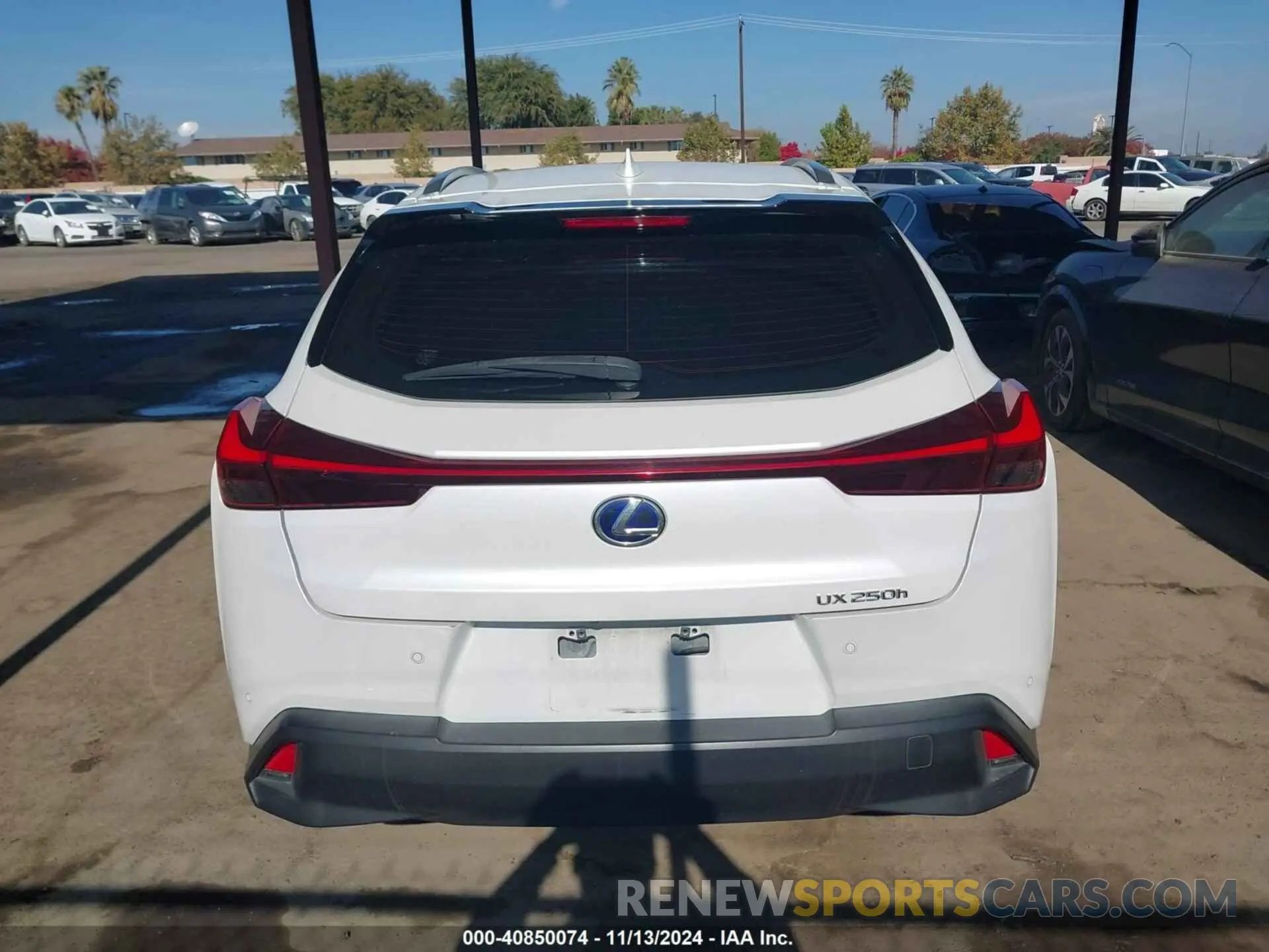 17 Фотография поврежденного автомобиля JTHP9JBH8L2027189 LEXUS UX 250H 2020