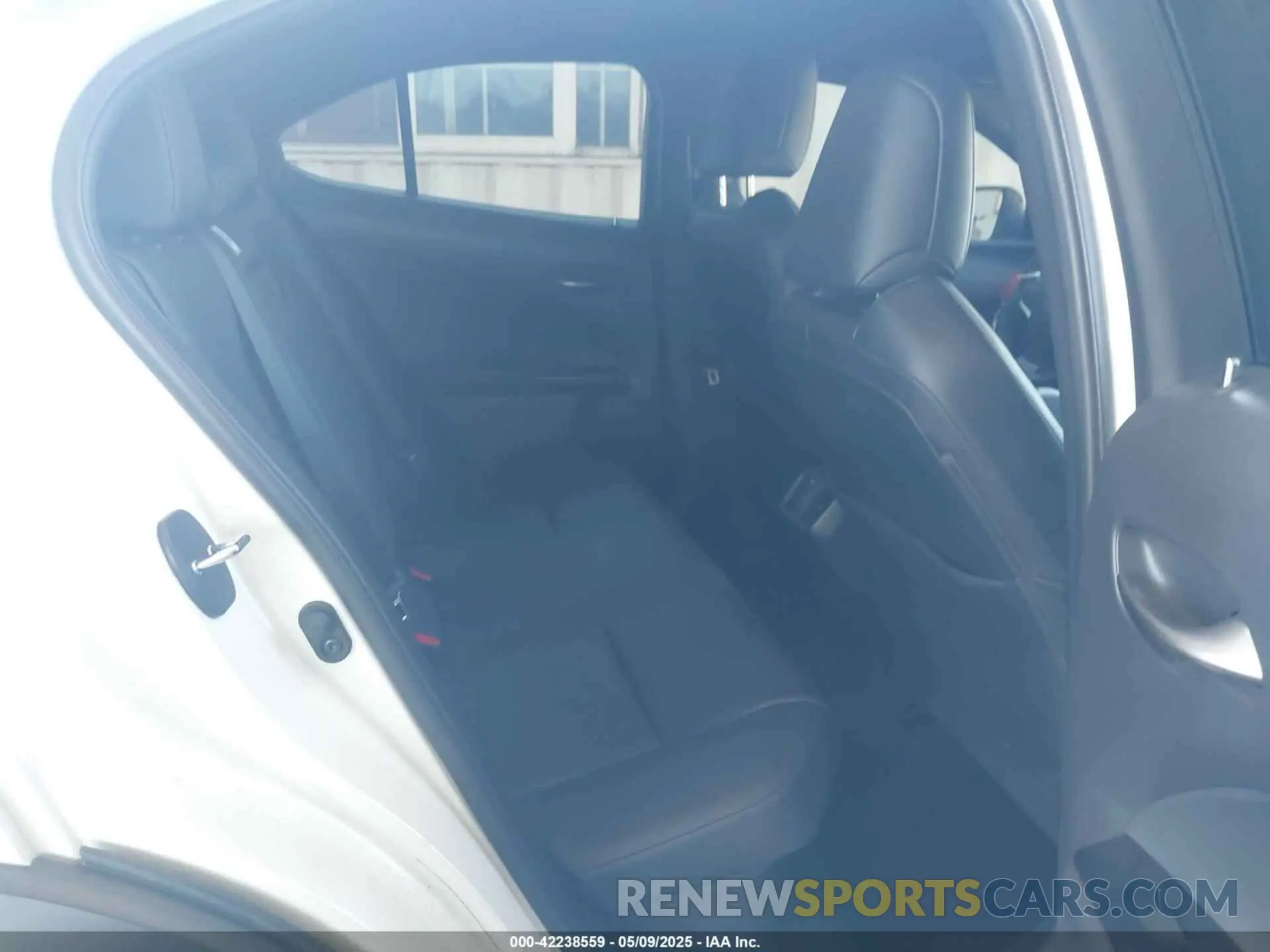 8 Photograph of a damaged car JTHP9JBH8L2033378 LEXUS UX 250H 2020