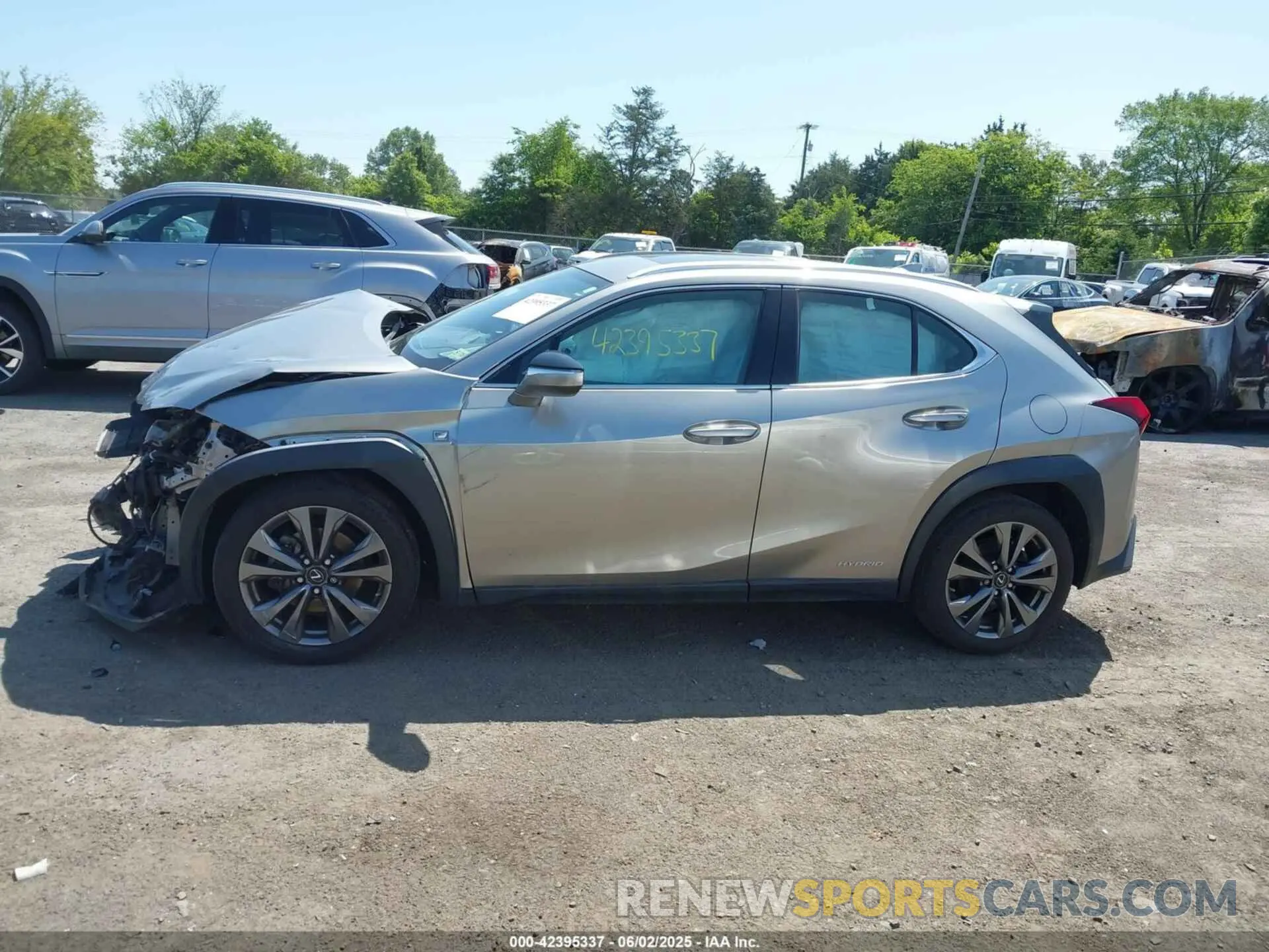 15 Фотография поврежденного автомобиля JTHR9JBH3L2036827 LEXUS UX 250H 2020