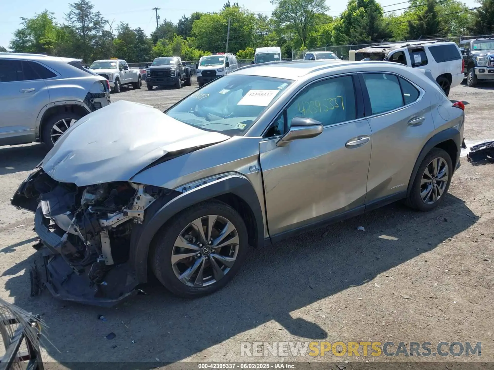 2 Фотография поврежденного автомобиля JTHR9JBH3L2036827 LEXUS UX 250H 2020