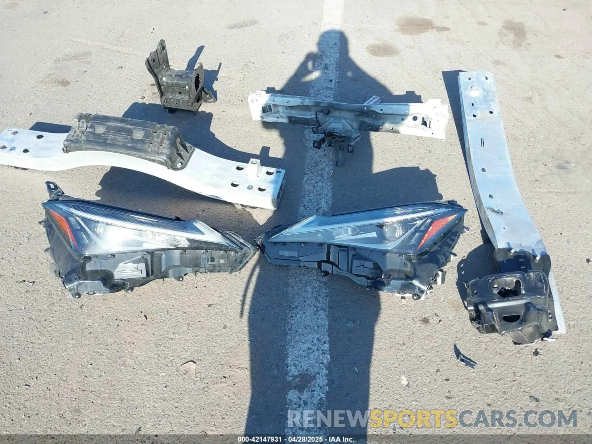 12 Photograph of a damaged car JTHR9JBH4L2030101 LEXUS UX 250H 2020