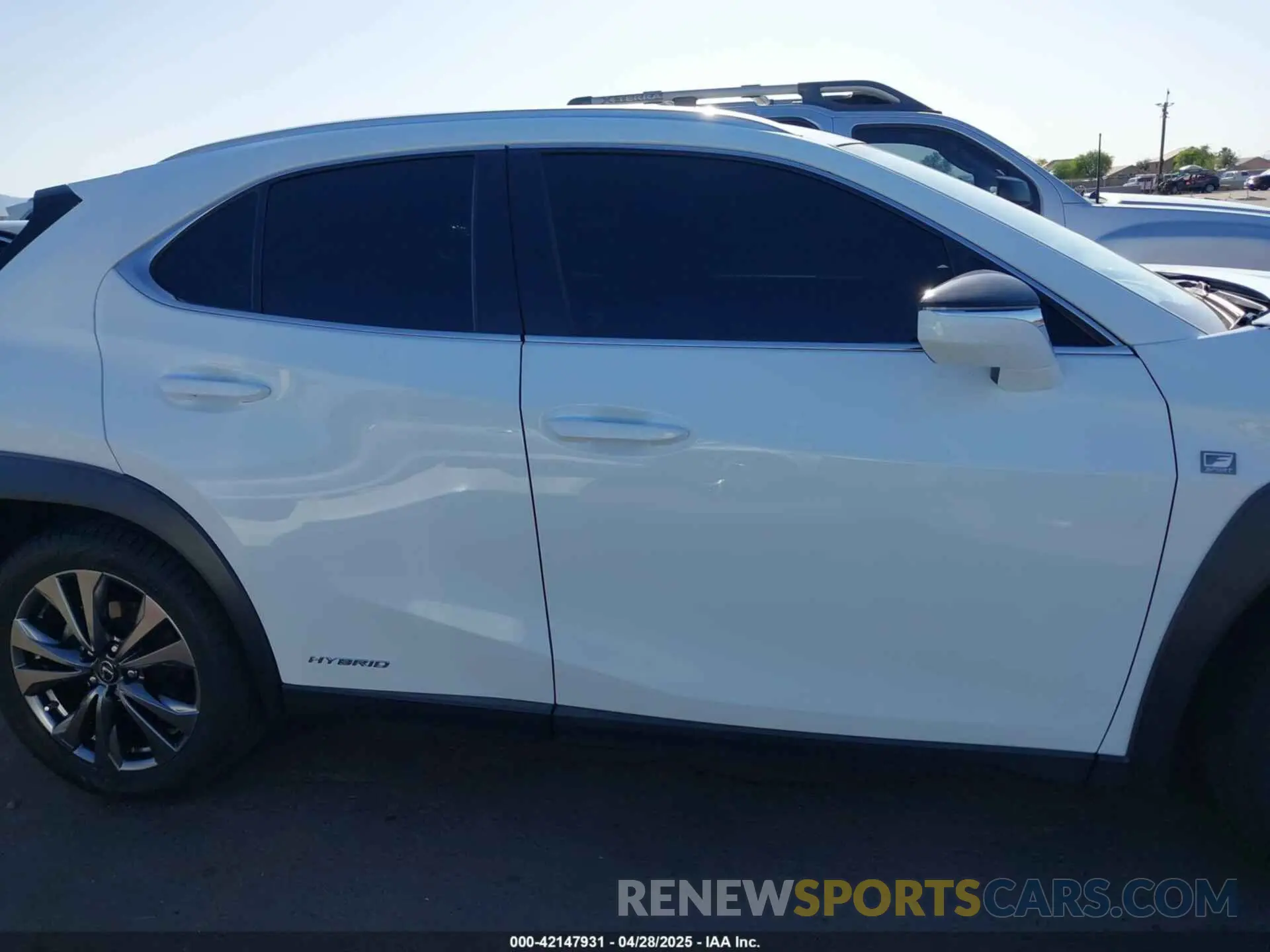 14 Photograph of a damaged car JTHR9JBH4L2030101 LEXUS UX 250H 2020