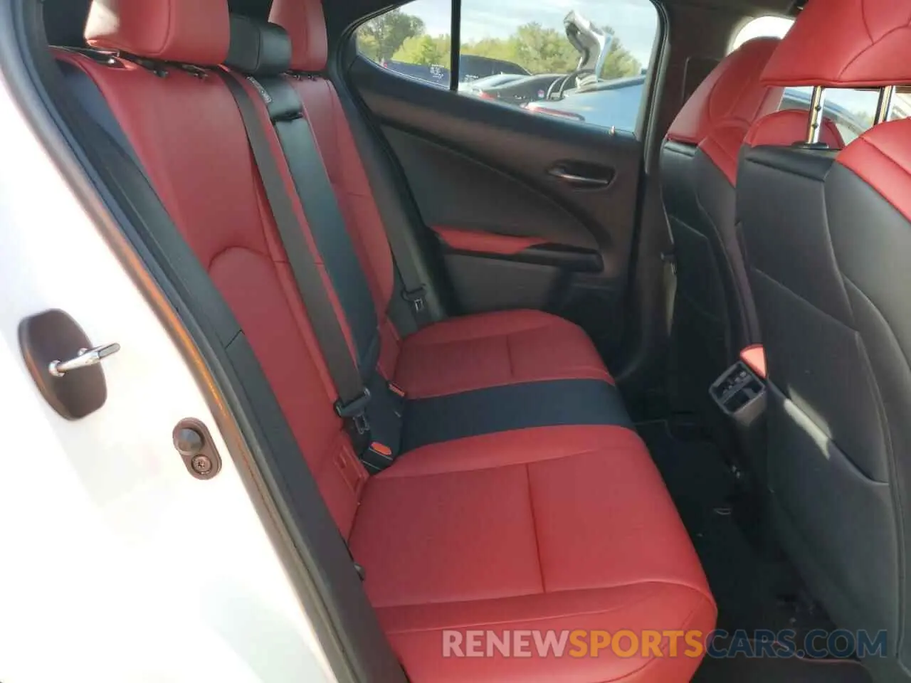 10 Фотография поврежденного автомобиля JTHR9JBH6L2036806 LEXUS UX 250H 2020