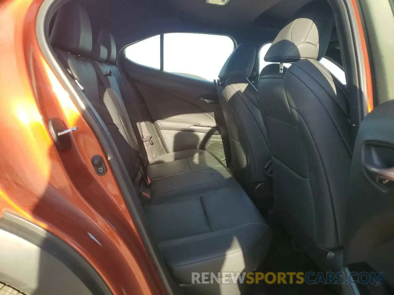 10 Фотография поврежденного автомобиля JTHR9JBH9L2024777 LEXUS UX 250H 2020