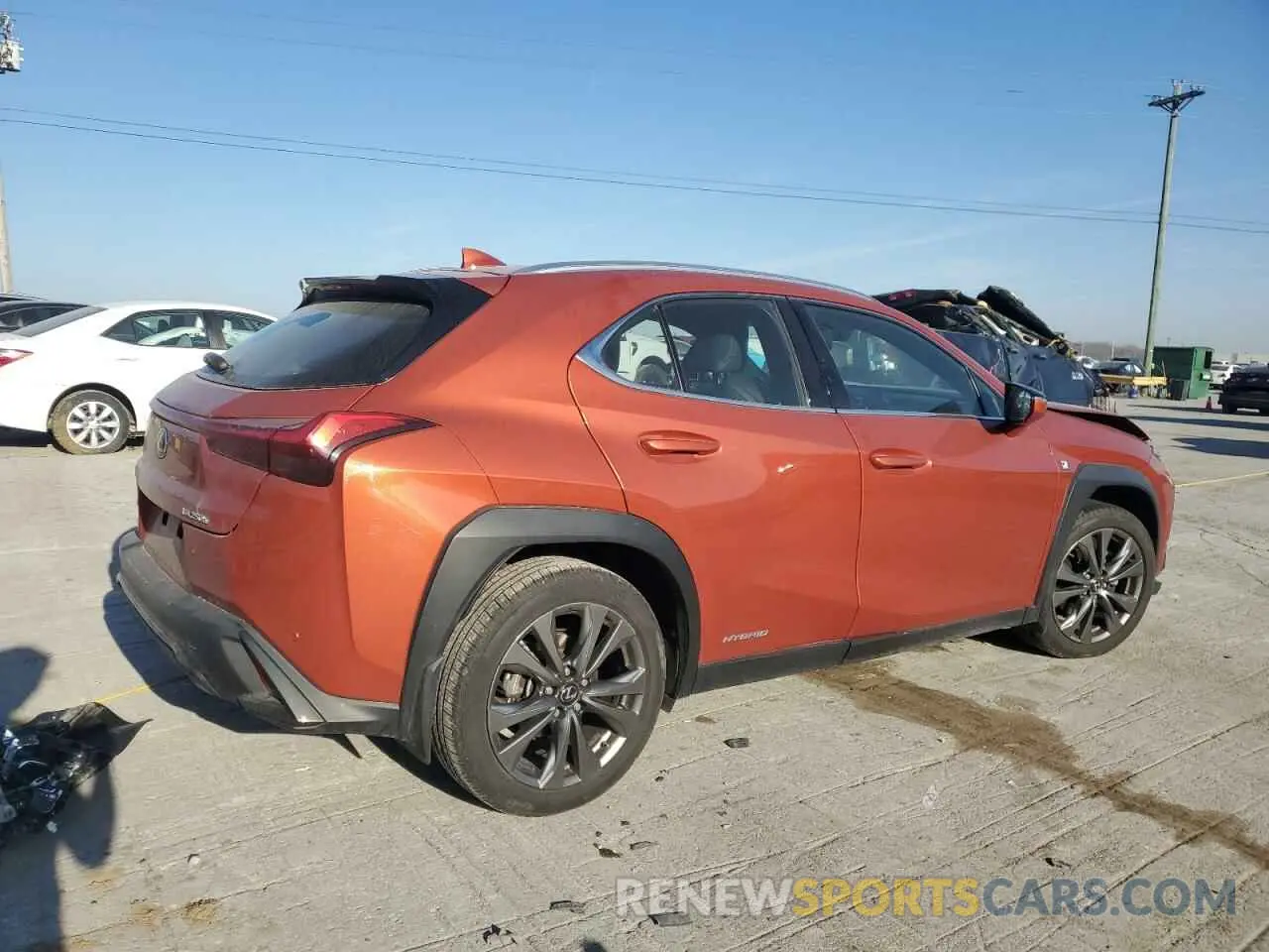 3 Фотография поврежденного автомобиля JTHR9JBH9L2024777 LEXUS UX 250H 2020