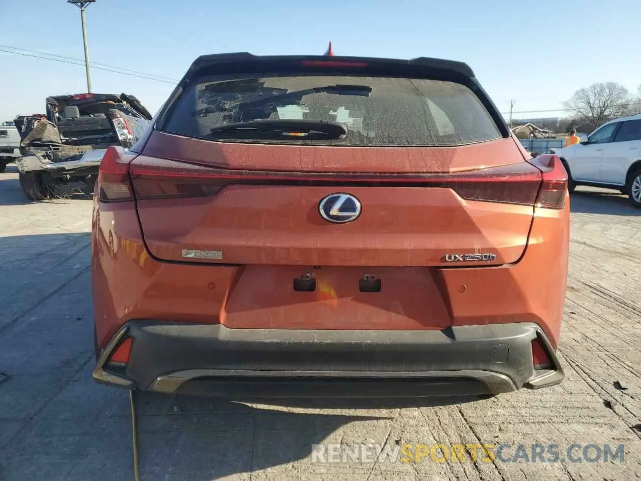 6 Фотография поврежденного автомобиля JTHR9JBH9L2024777 LEXUS UX 250H 2020