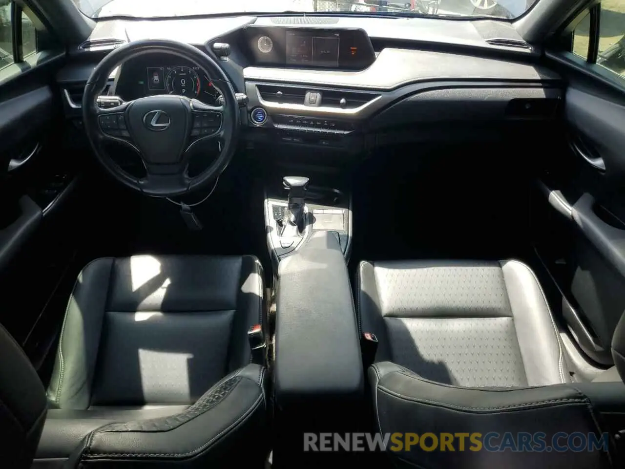 8 Photograph of a damaged car JTHX9JBH5L2035962 LEXUS UX 250H 2020