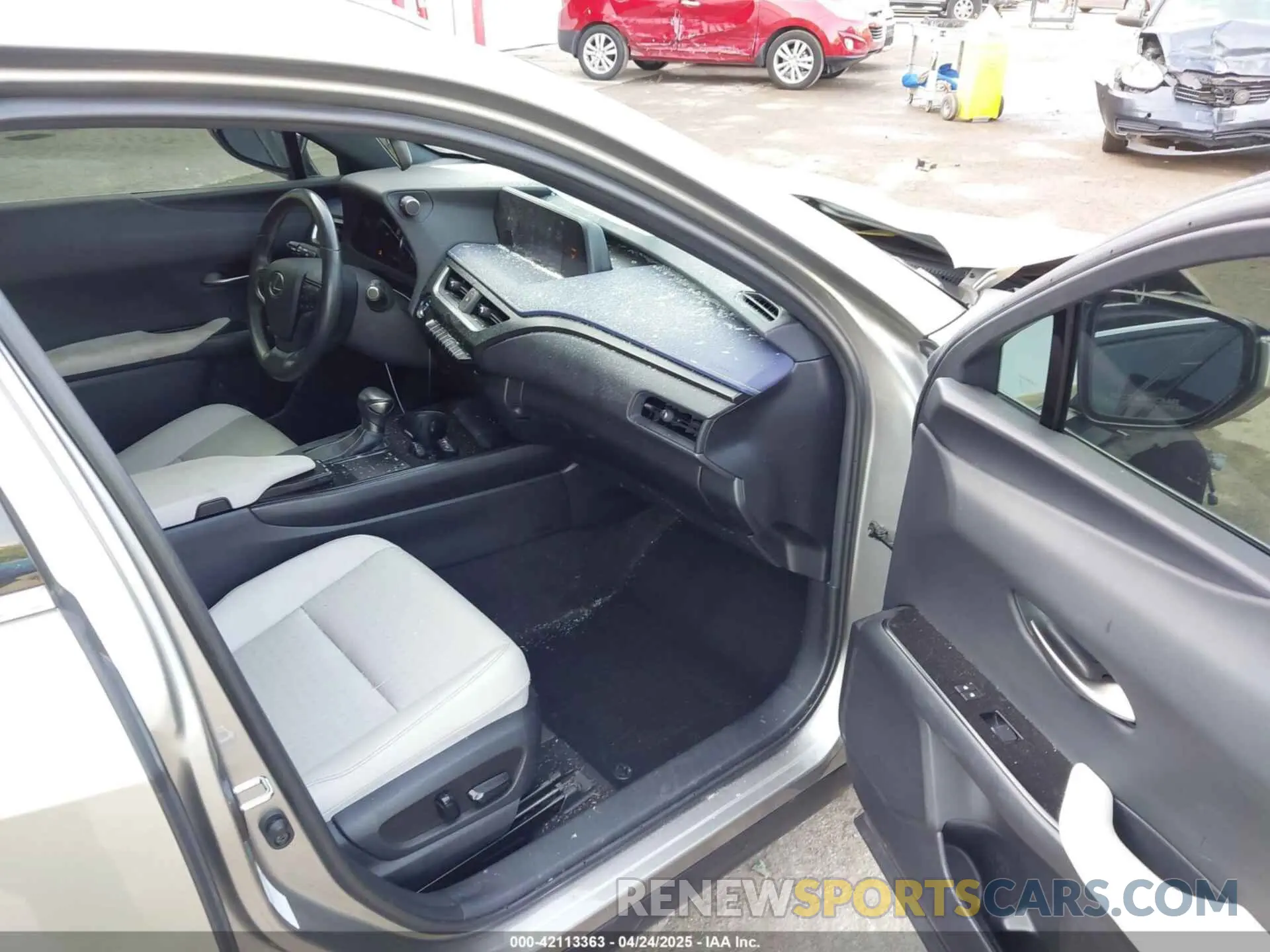 5 Фотография поврежденного автомобиля JTHX9JBHXL2033589 LEXUS UX 250H 2020