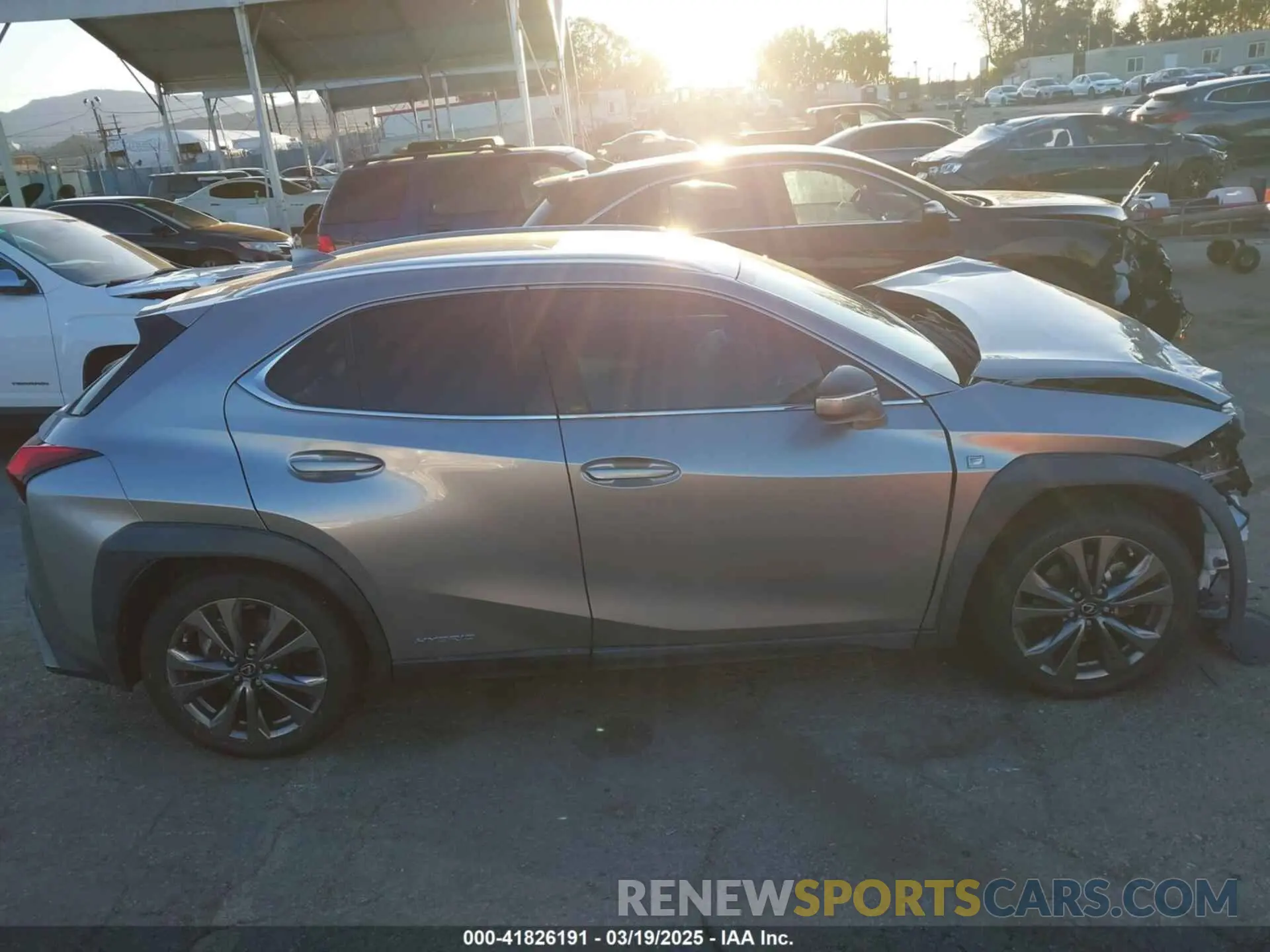 13 Фотография поврежденного автомобиля JTHE9JBHXM2041524 LEXUS UX 250H 2021