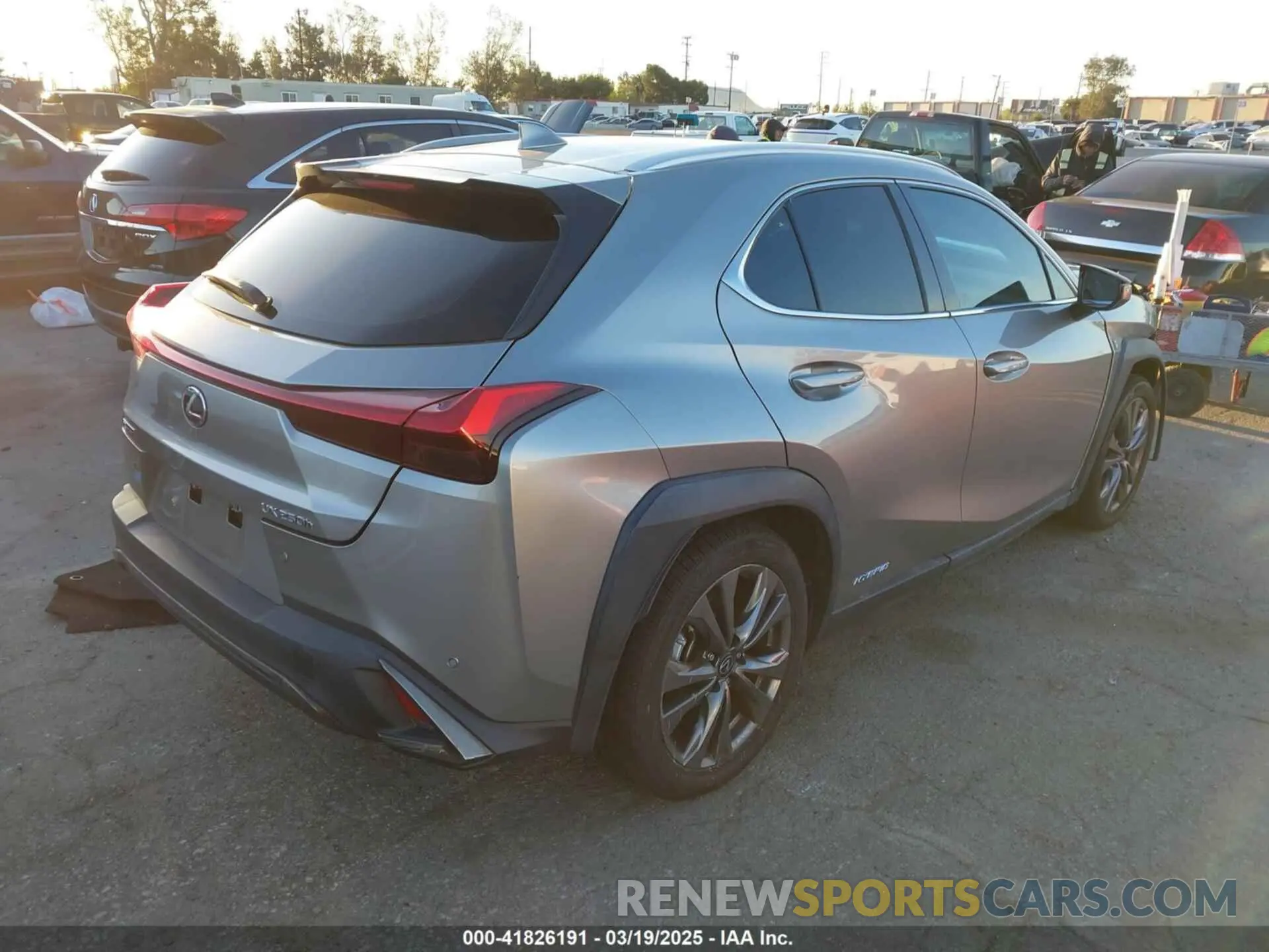 4 Фотография поврежденного автомобиля JTHE9JBHXM2041524 LEXUS UX 250H 2021
