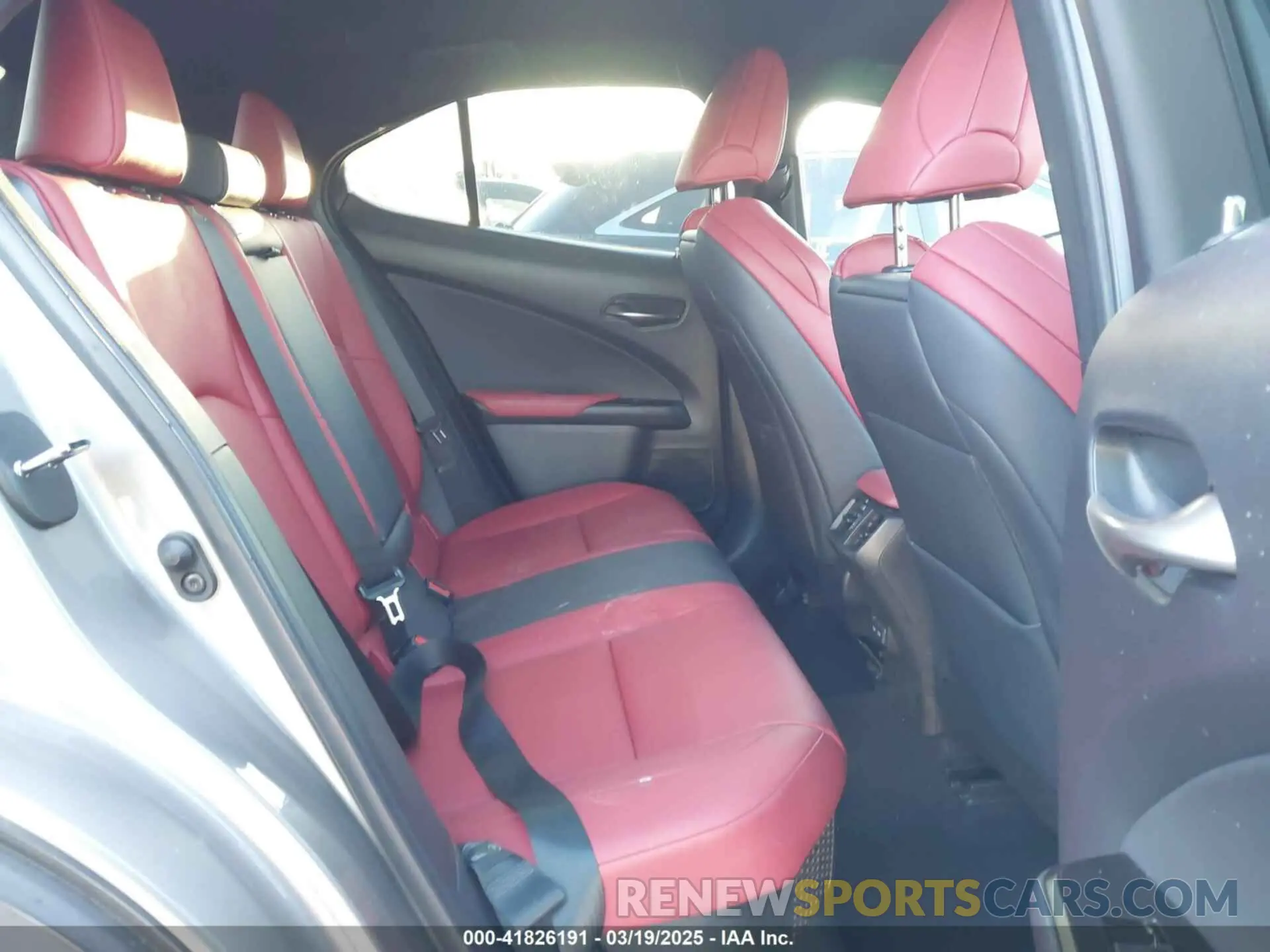 8 Фотография поврежденного автомобиля JTHE9JBHXM2041524 LEXUS UX 250H 2021
