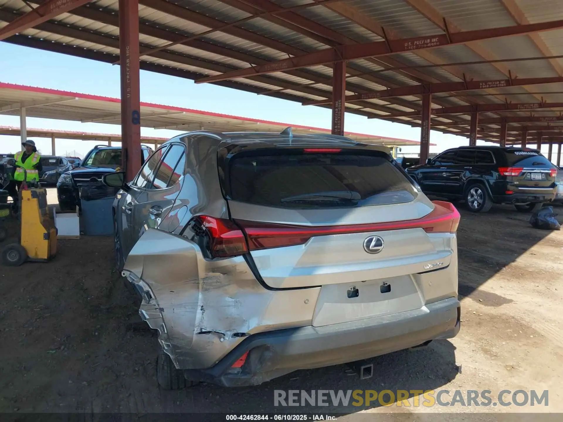 18 Photograph of a damaged car JTHL9JBH0M2039157 LEXUS UX 250H 2021